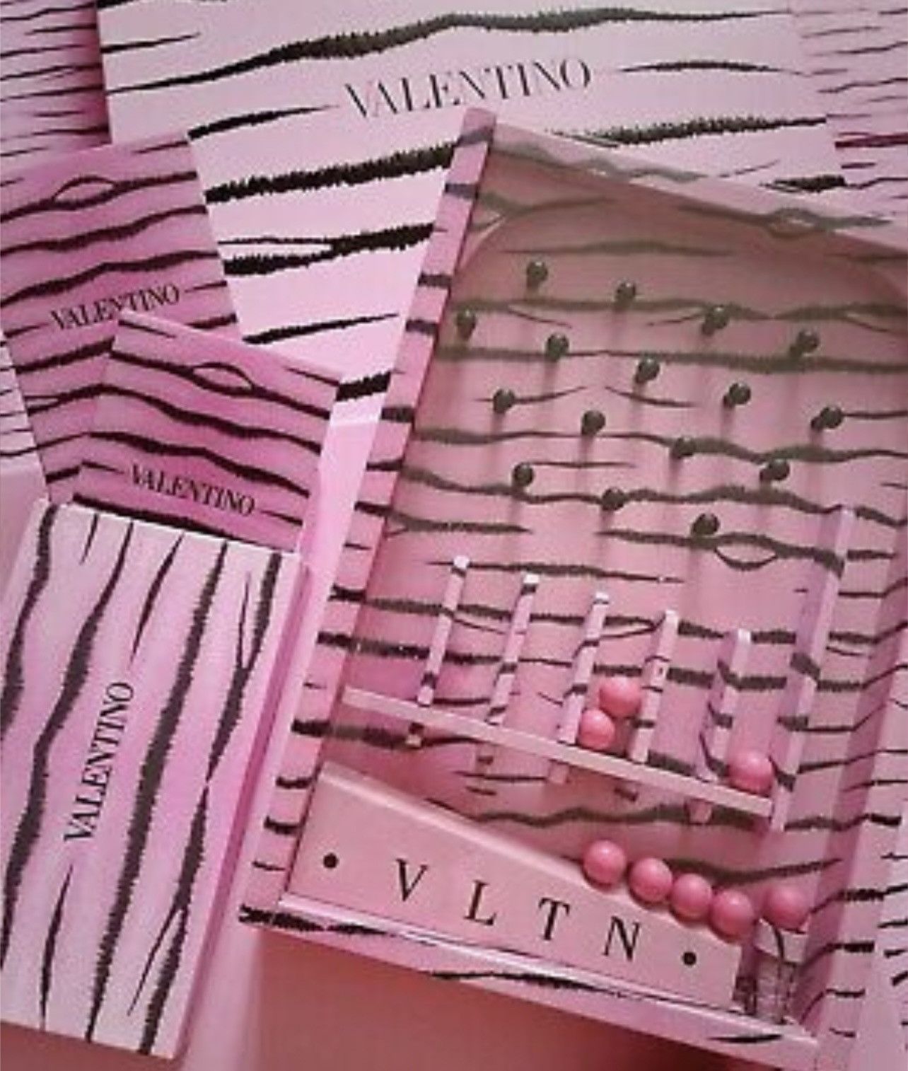 Valentino Exclusive VIP Gift Pachinko board game home decor Size ONE SIZE - 1 Thumbnail