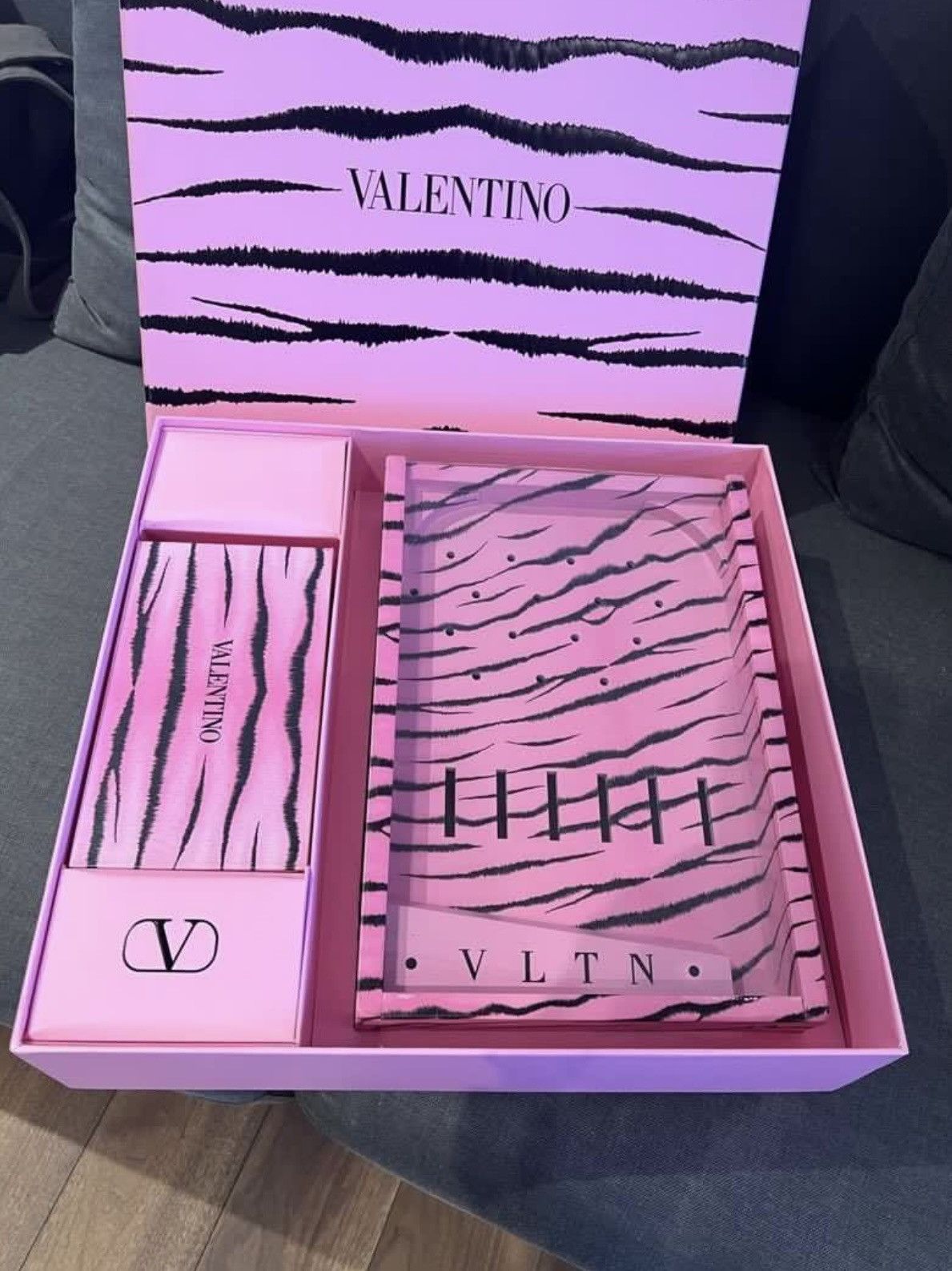 Valentino Exclusive VIP Gift Pachinko board game home decor Size ONE SIZE - 2 Thumbnail