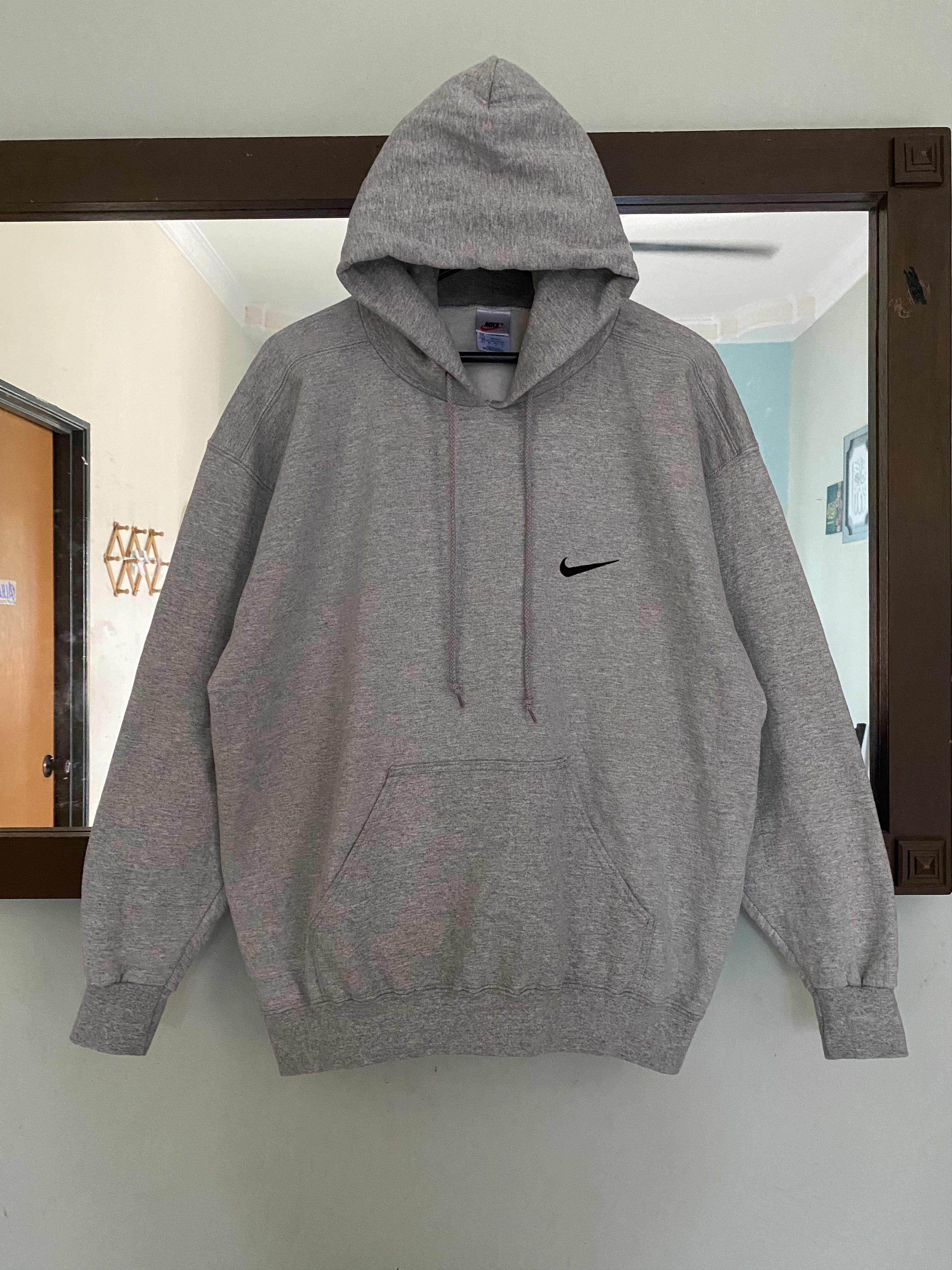 Vintage Nike Hoodie Made in Use