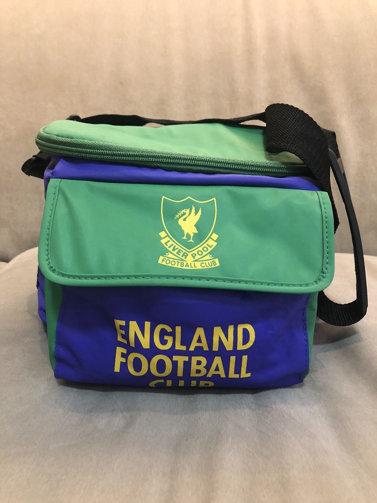 Vintage Vintage 90s Liverpool England Football Club Cooler Bag Size ONE SIZE - 1 Thumbnail