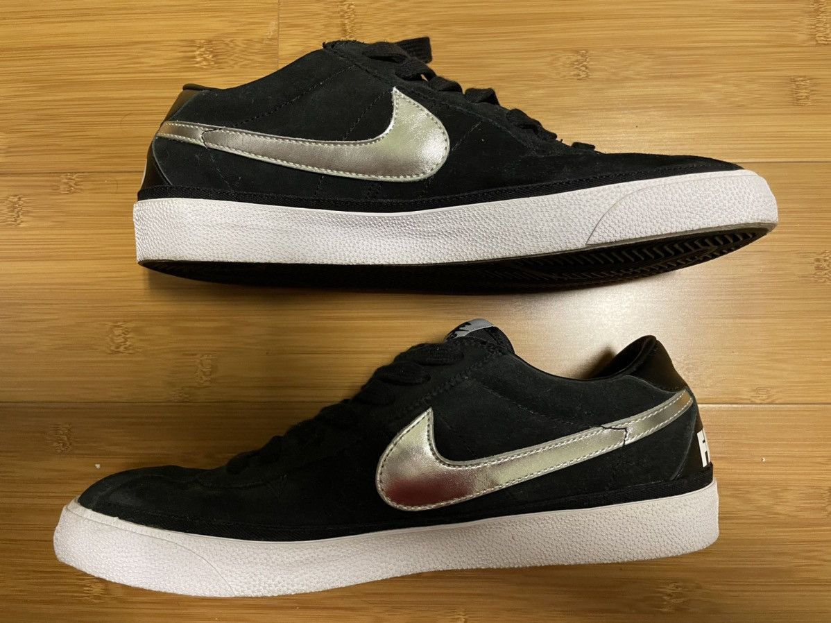 Nike × Supreme SB x Bruin Black Low 2009 Size US 10.5 / EU 43-44 - 2 Thumbnail