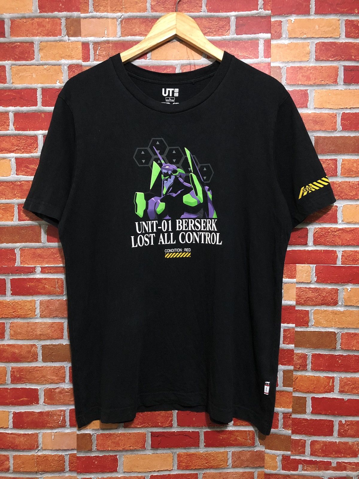 Japanese Brand Neon Genesis Evangelion x Uniqlo T-Shirt Size US L / EU 52-54 / 3 - 1 Thumbnail