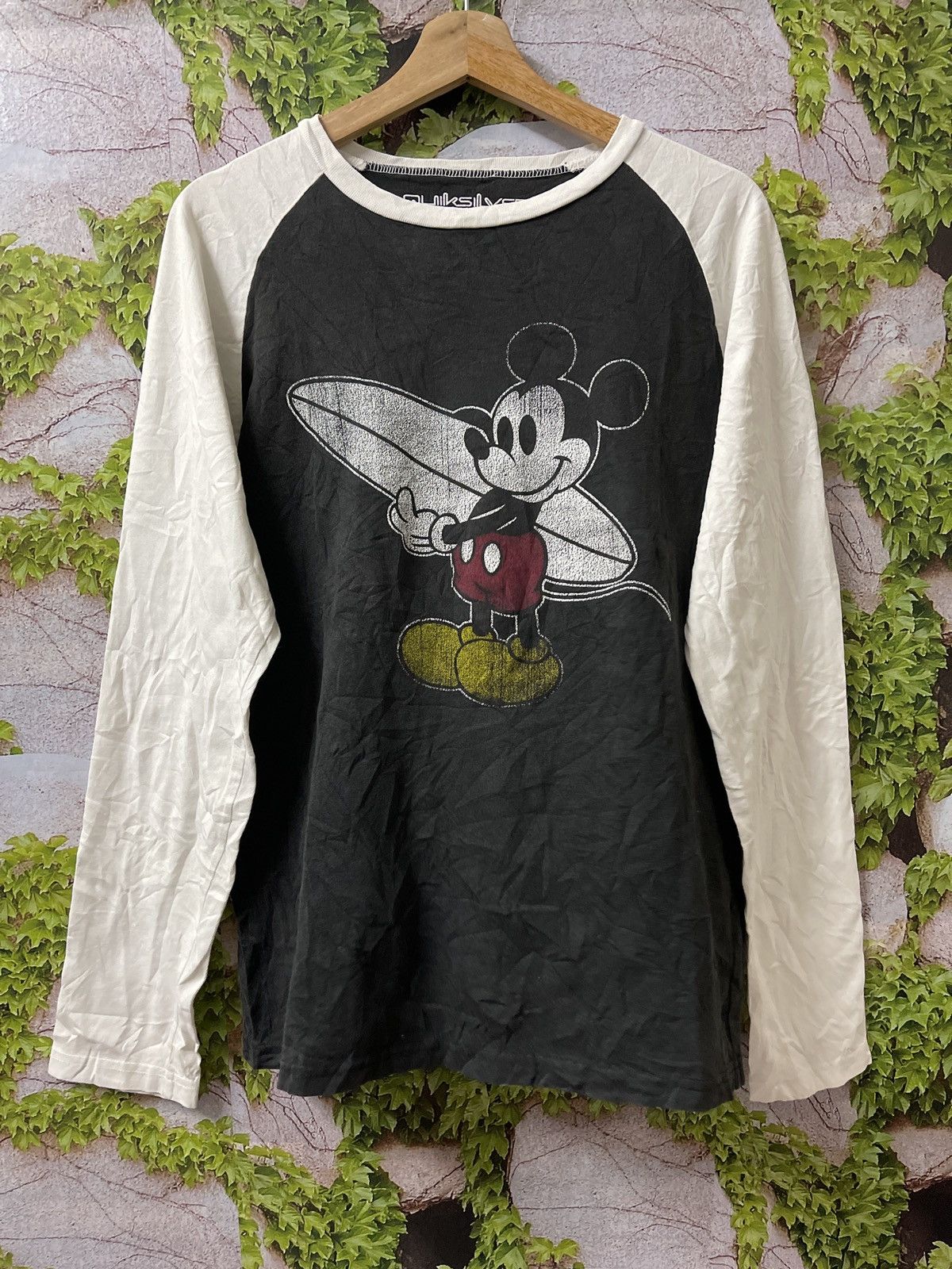 QUIKSILVER X MICKEY MOUSE TEE VERY RARE