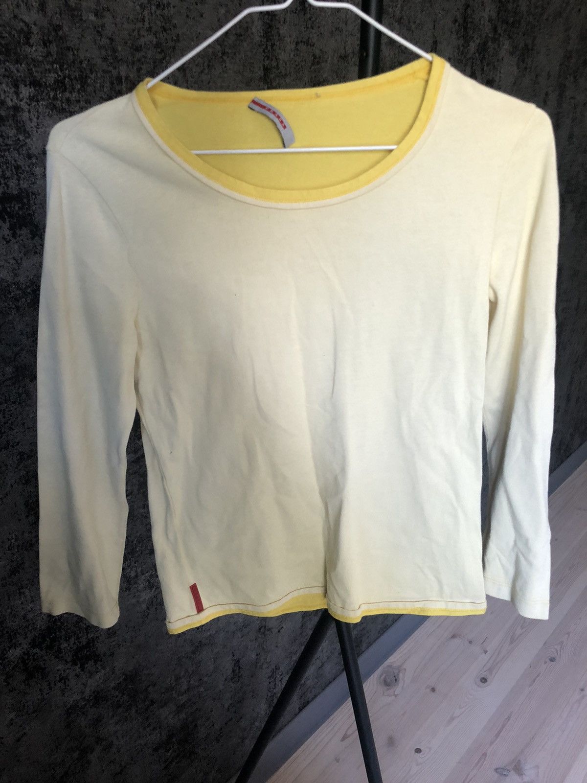Vintage Prada red tab wmn’s long sleeve