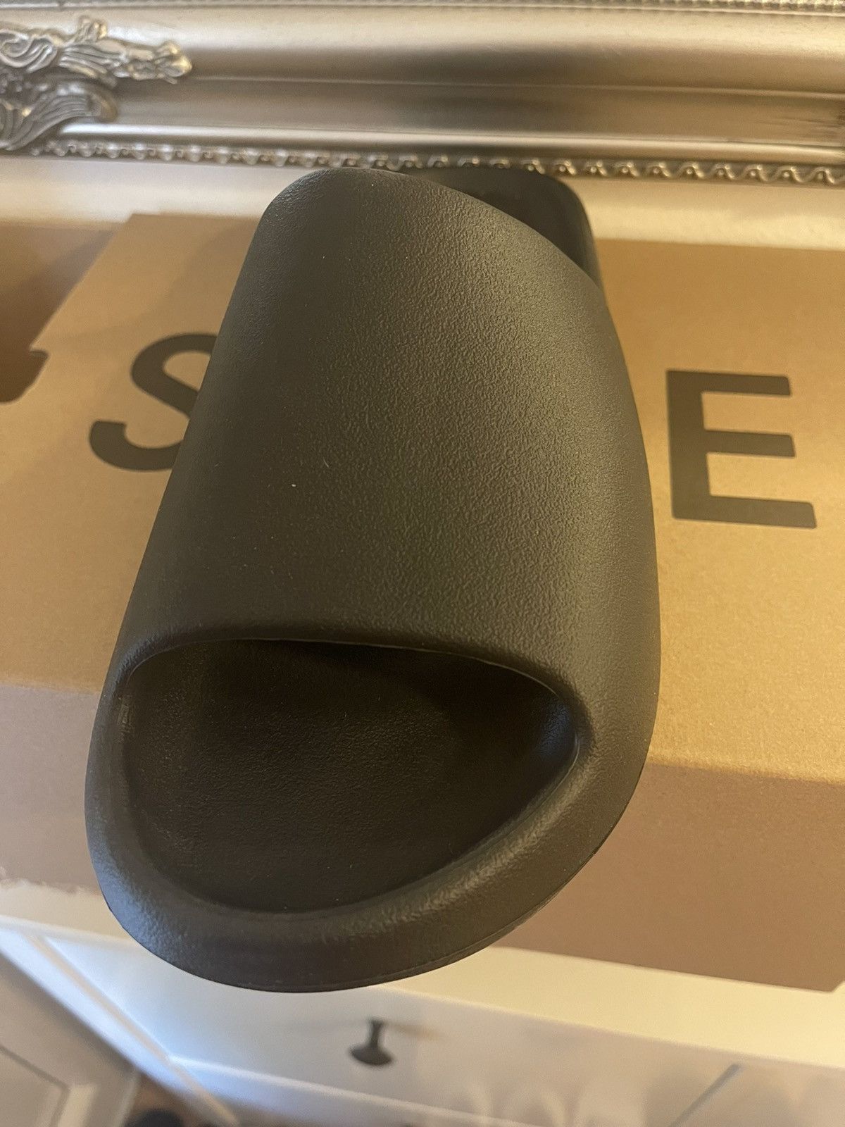 Adidas × Kanye West Yeezy slide Onyx Size US 9 / EU 42 - 7 Thumbnail