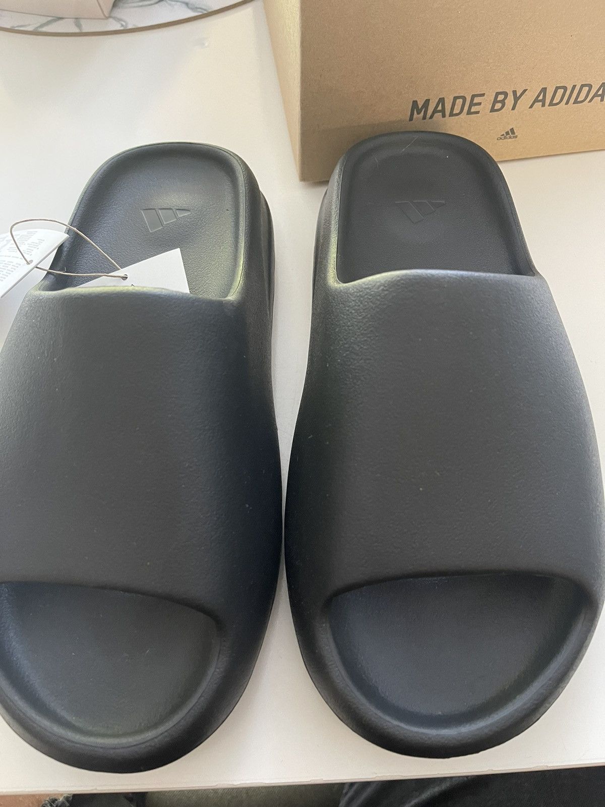 Adidas × Kanye West Yeezy slide Onyx Size US 9 / EU 42 - 8 Thumbnail