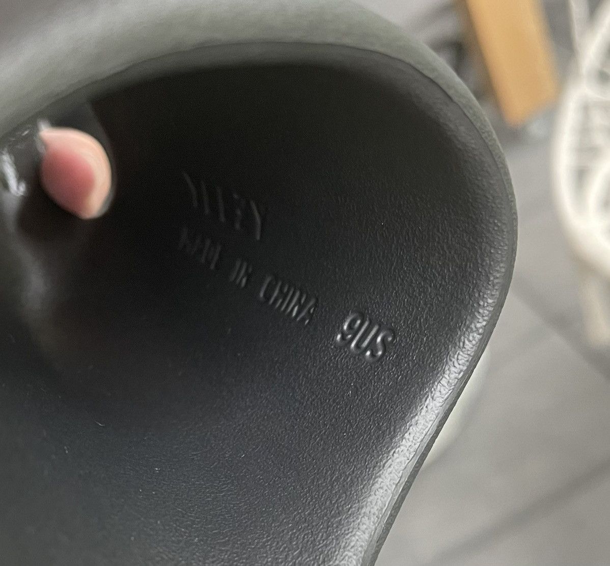 Adidas × Kanye West Yeezy slide Onyx Size US 9 / EU 42 - 15 Thumbnail
