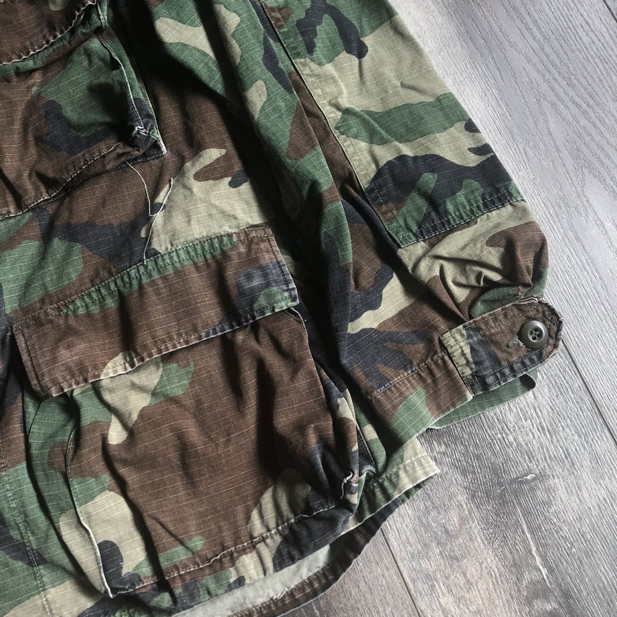 Vintage Vintage 1990s US Army Combat Camouflage Coat Buttoned Jacket Size US M / EU 48-50 / 2 - 6 Thumbnail