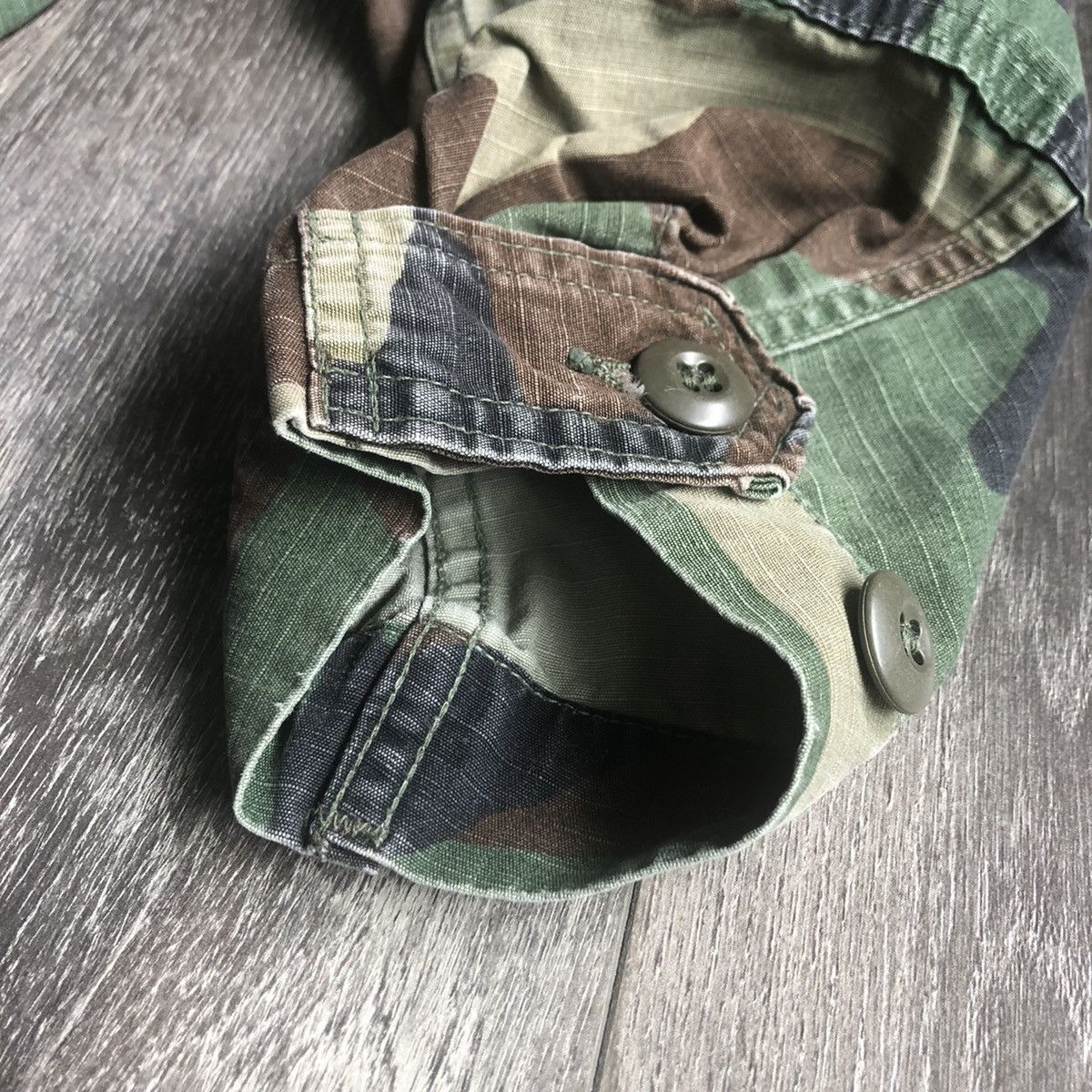 Vintage Vintage 1990s US Army Combat Camouflage Coat Buttoned Jacket Size US M / EU 48-50 / 2 - 9 Thumbnail
