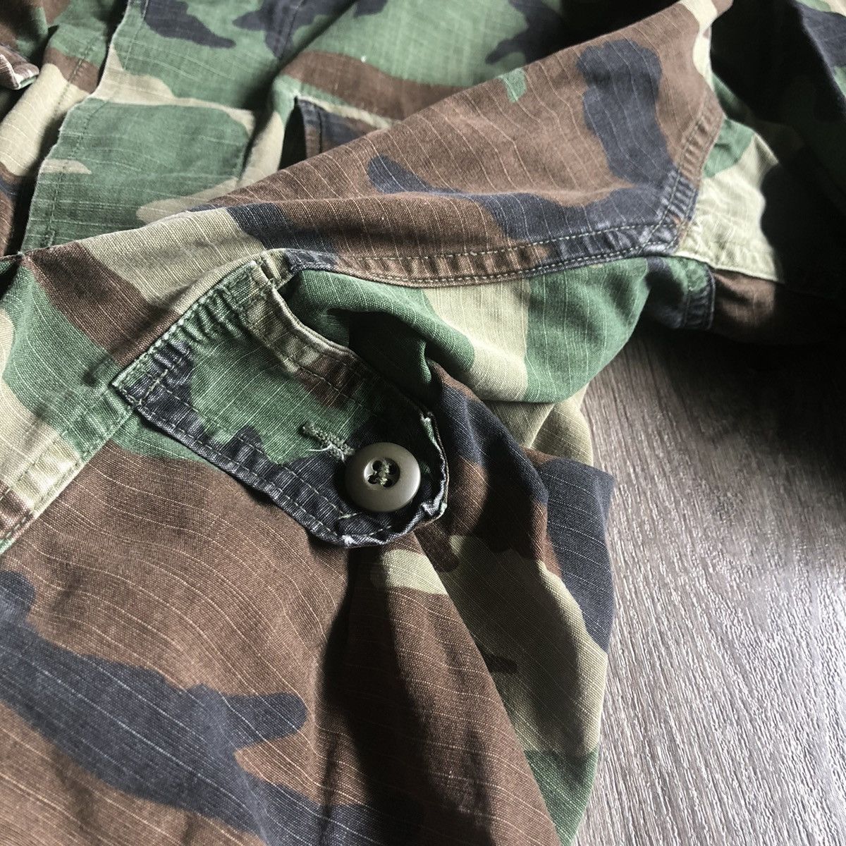 Vintage Vintage 1990s US Army Combat Camouflage Coat Buttoned Jacket Size US M / EU 48-50 / 2 - 7 Thumbnail
