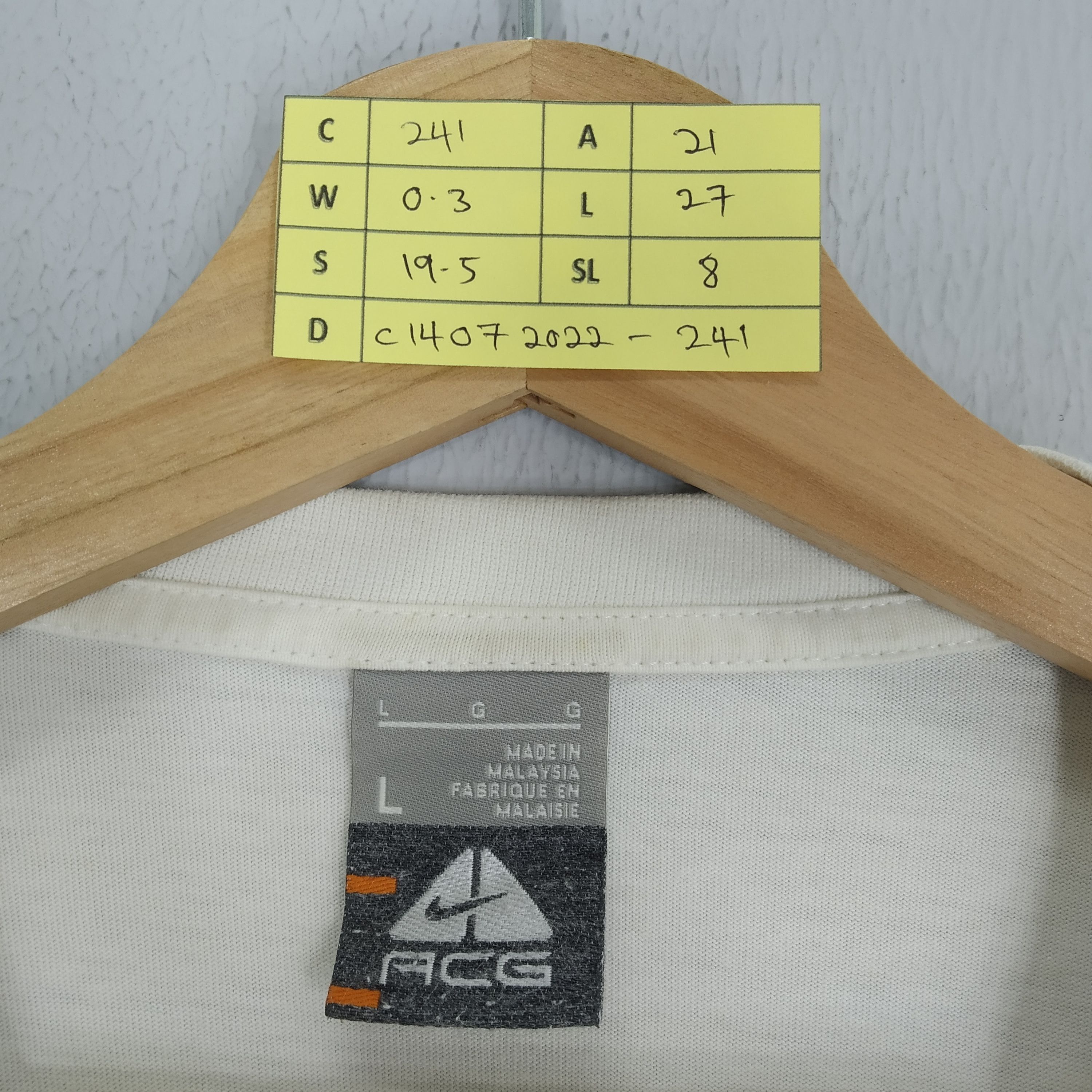Nike Vintage Nike ACG Sportswear T-shirt Size US L / EU 52-54 / 3 - 9 Thumbnail