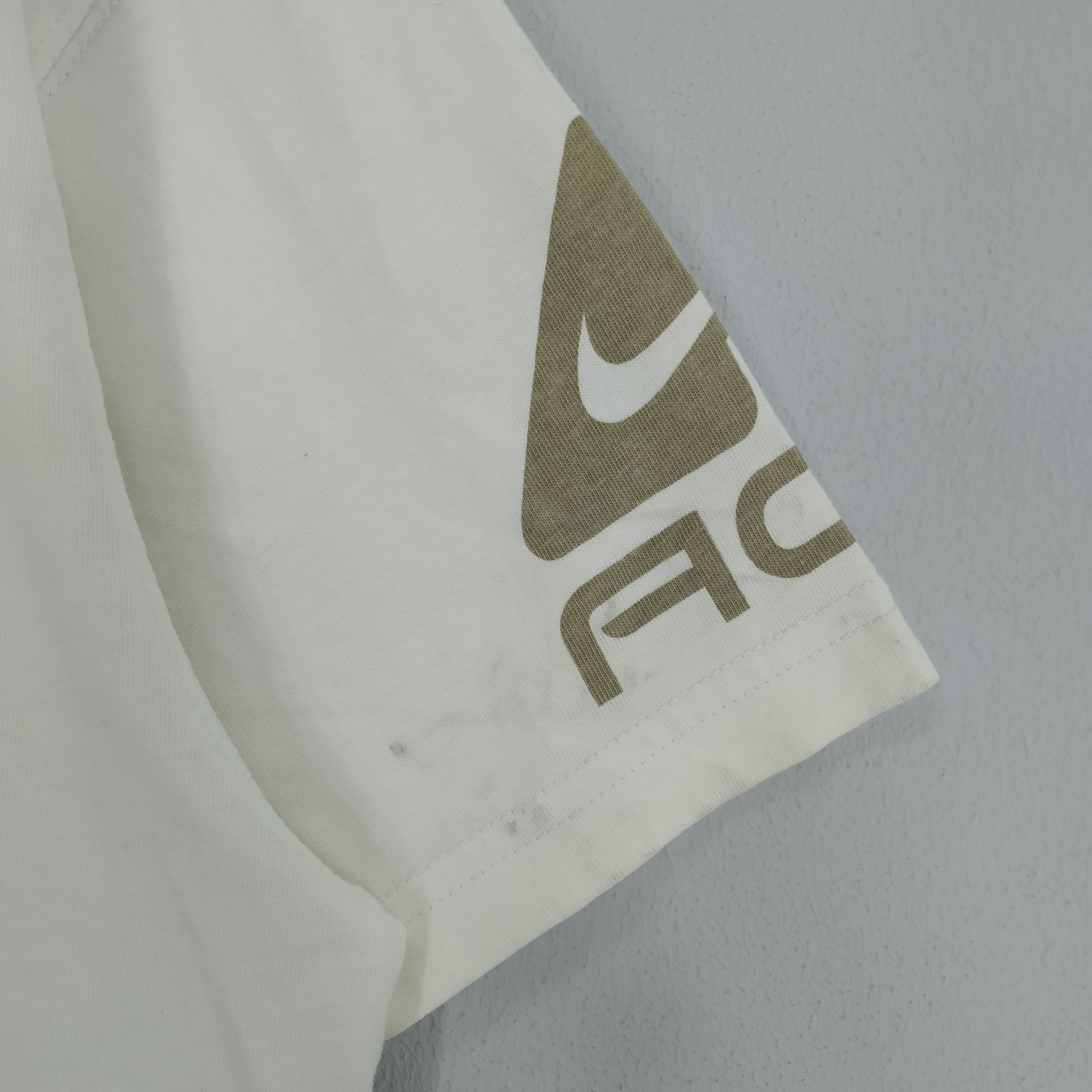 Nike Vintage Nike ACG Sportswear T-shirt Size US L / EU 52-54 / 3 - 7 Thumbnail