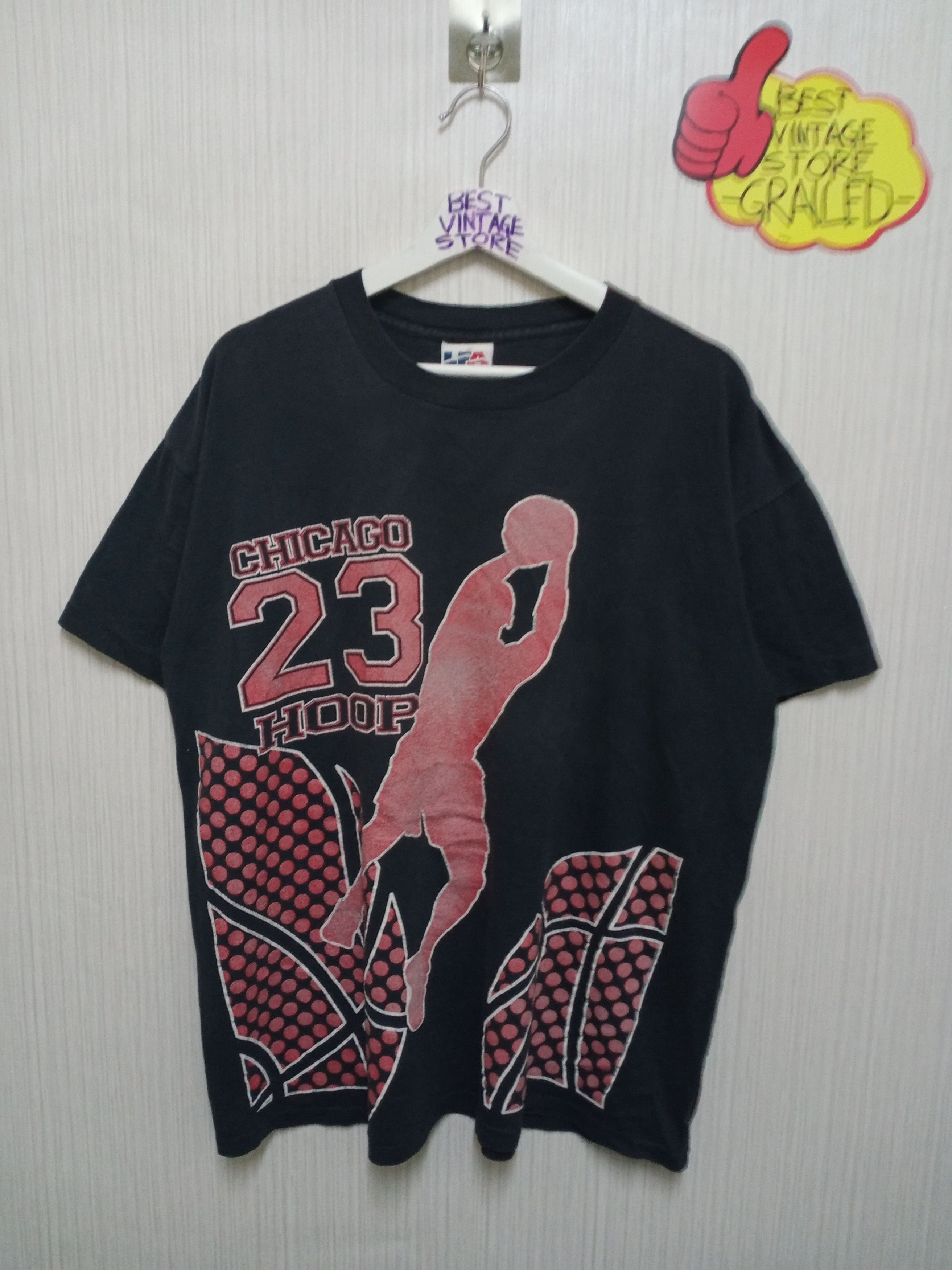 NBA Vintage 90s Chicago 23 Hoop Michael Jordan Tshirt Size US L / EU 52-54 / 3 - 1 Thumbnail