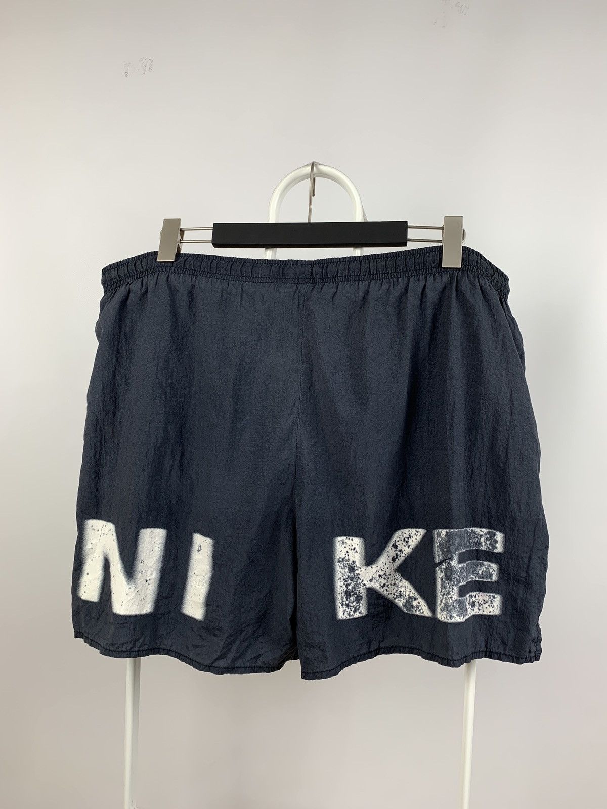 Nike 90s Vintage Nike Big Logo Swoosh Black Y2K Nylon Shorts Size US 38 / EU 54 - 1 Thumbnail