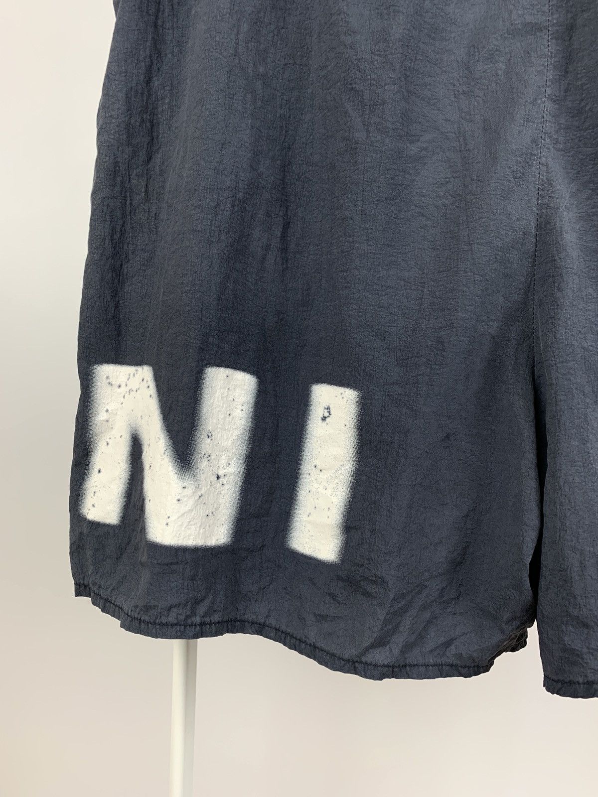 Nike 90s Vintage Nike Big Logo Swoosh Black Y2K Nylon Shorts Size US 38 / EU 54 - 6 Thumbnail