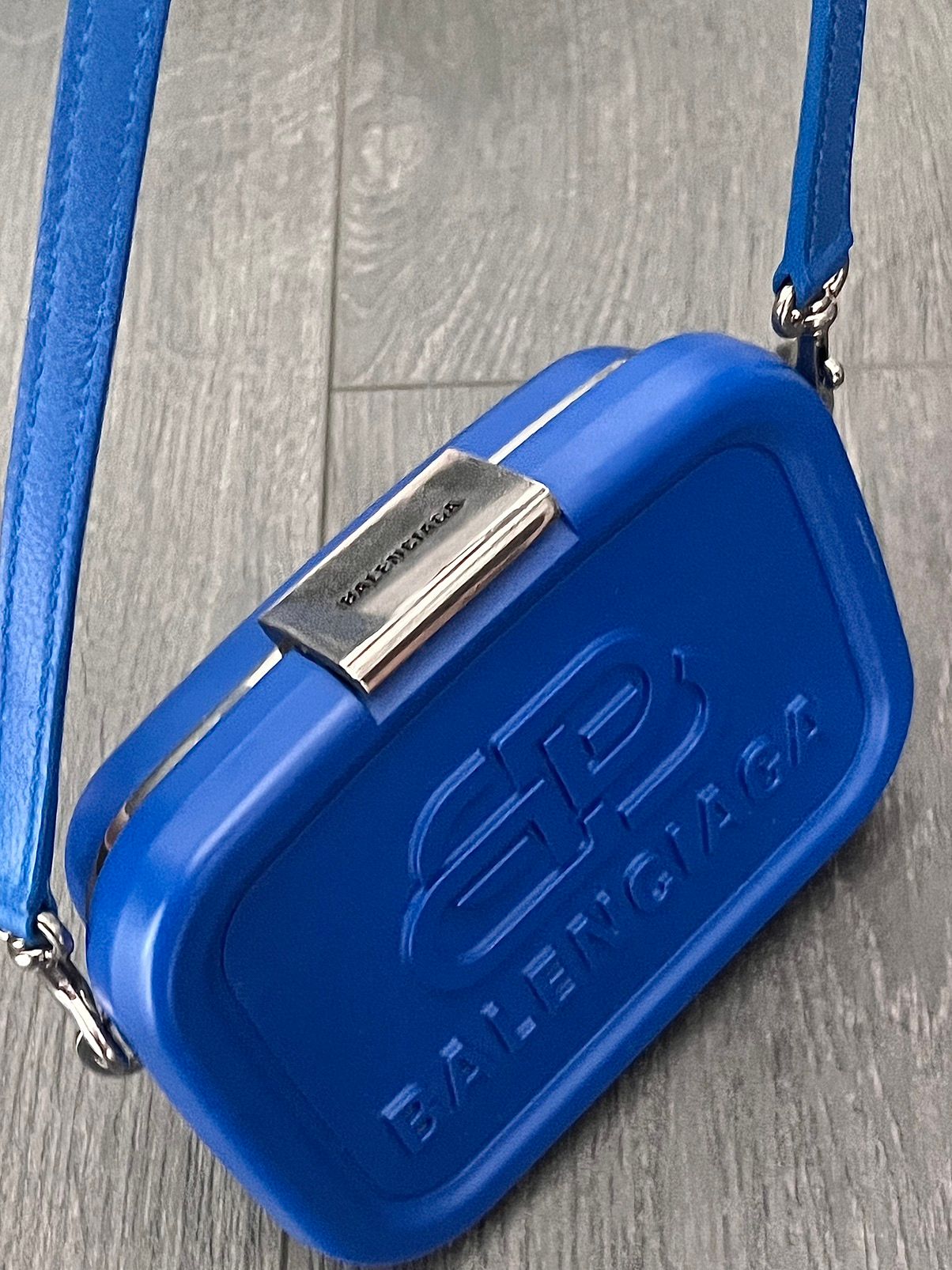 11.11 flash sale !!! Balenciaga lunch box mini bag Condition