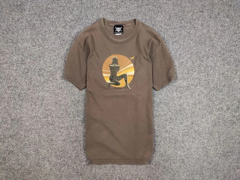 Vintage 90's Almera Chica Peligrosa Porn Star T-Shirt