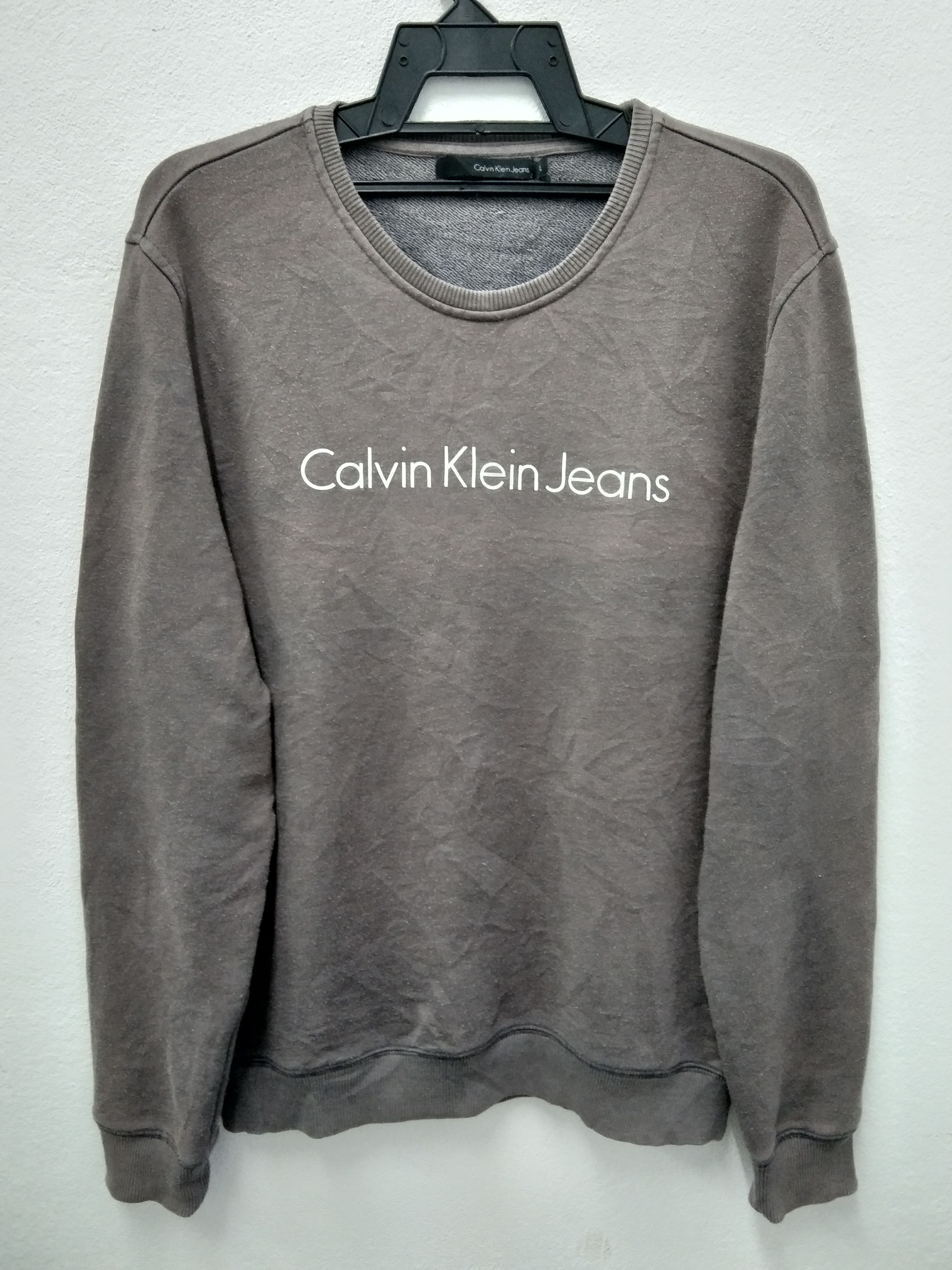 VINTAGE 90's CALVIN KLEIN SUN FADED SWEATSHIRT