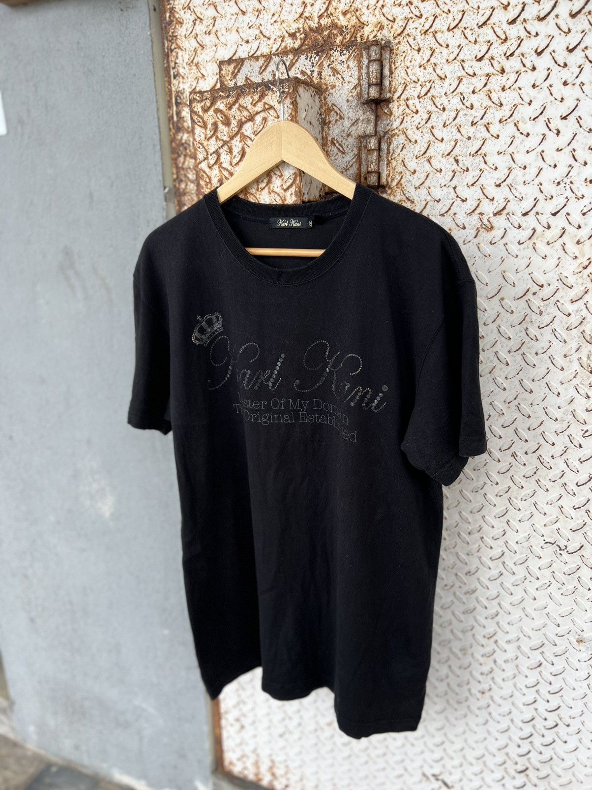 Designer × Karl Kani Karl Kani SpellOut Design Tee Size US XXL / EU 58 / 5 - 3 Thumbnail