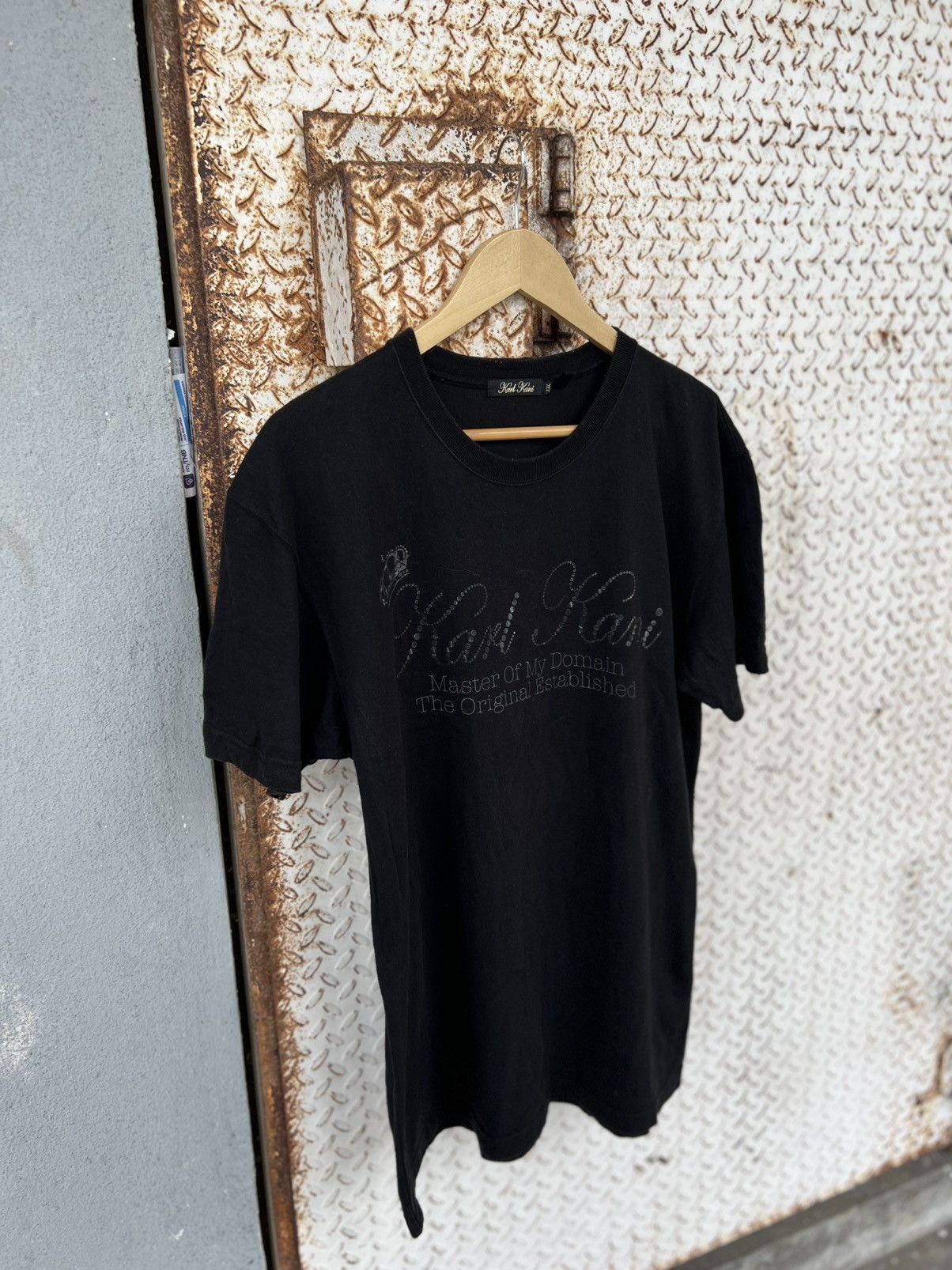 Designer × Karl Kani Karl Kani SpellOut Design Tee Size US XXL / EU 58 / 5 - 2 Thumbnail