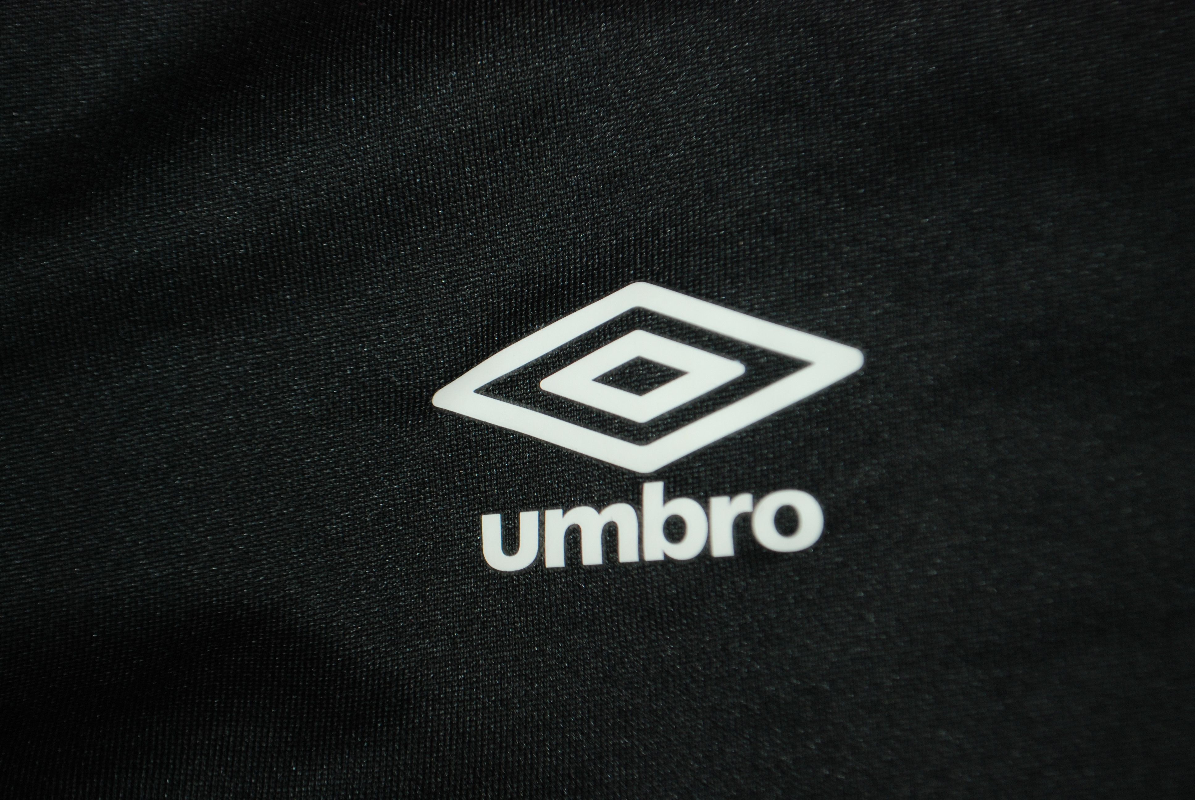 Umbro MALLORCA 2018 2019 TRAINING FOOTBALL SHIRT SOCCER JERSEY Size US M / EU 48-50 / 2 - 4 Thumbnail