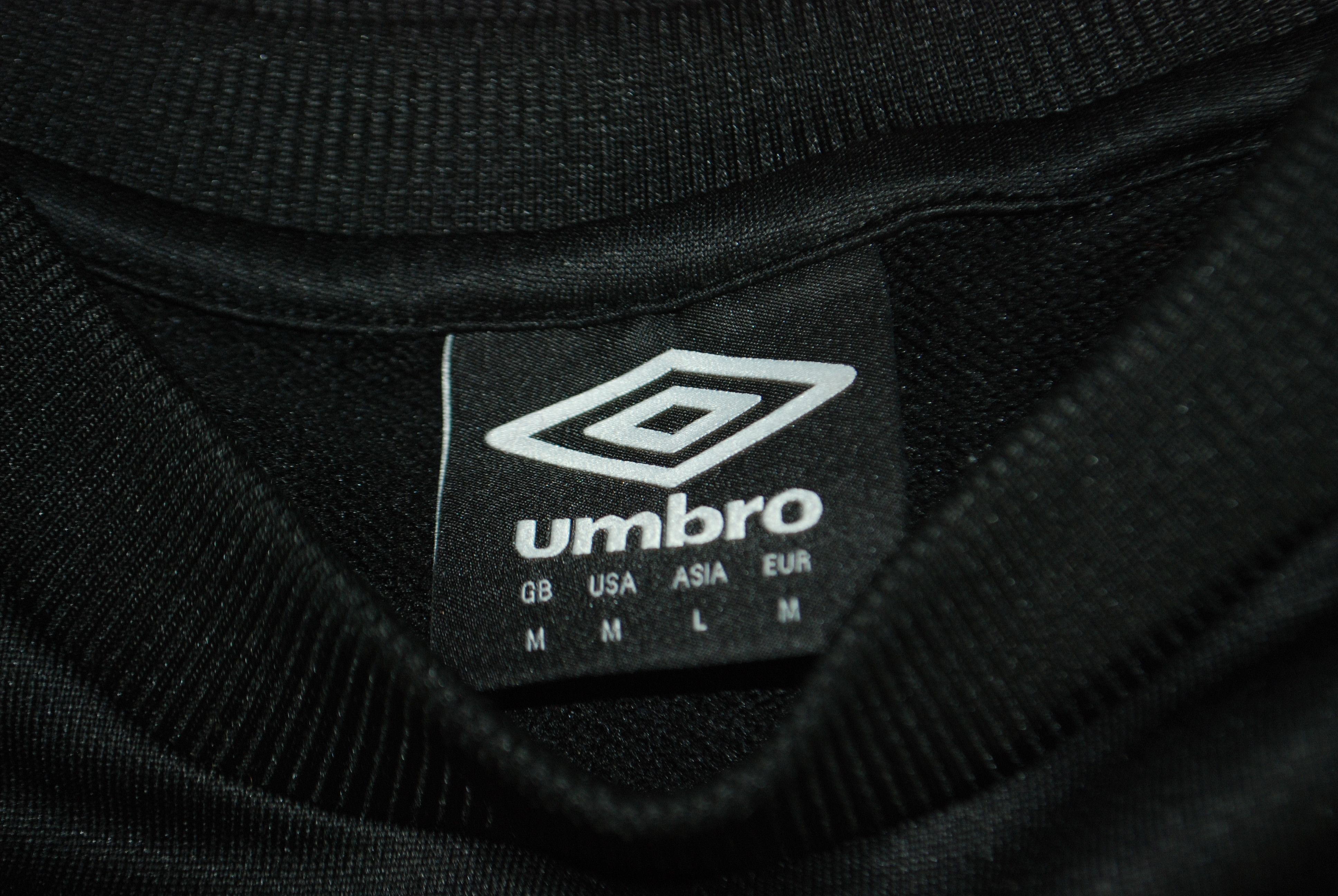 Umbro MALLORCA 2018 2019 TRAINING FOOTBALL SHIRT SOCCER JERSEY Size US M / EU 48-50 / 2 - 5 Thumbnail