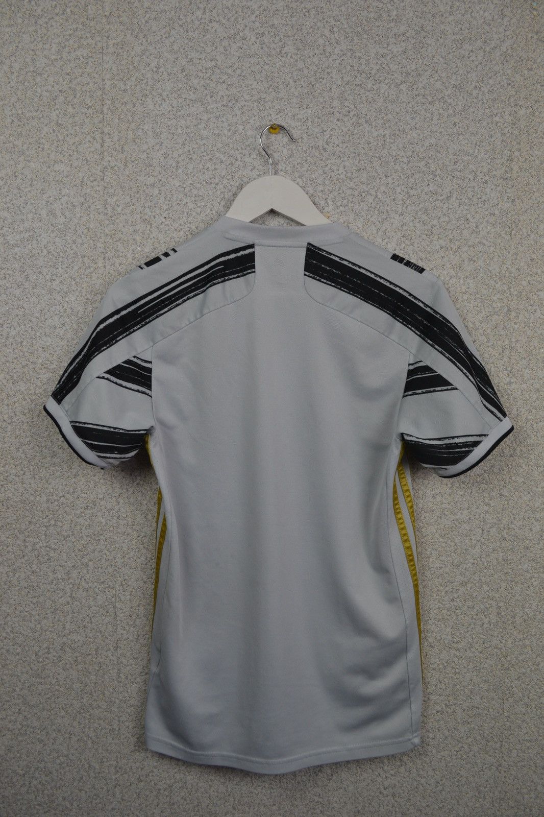 Adidas Juventus 2020 2021 home adidas soccer shirt Jersey football Size US S / EU 44-46 / 1 - 2 Thumbnail