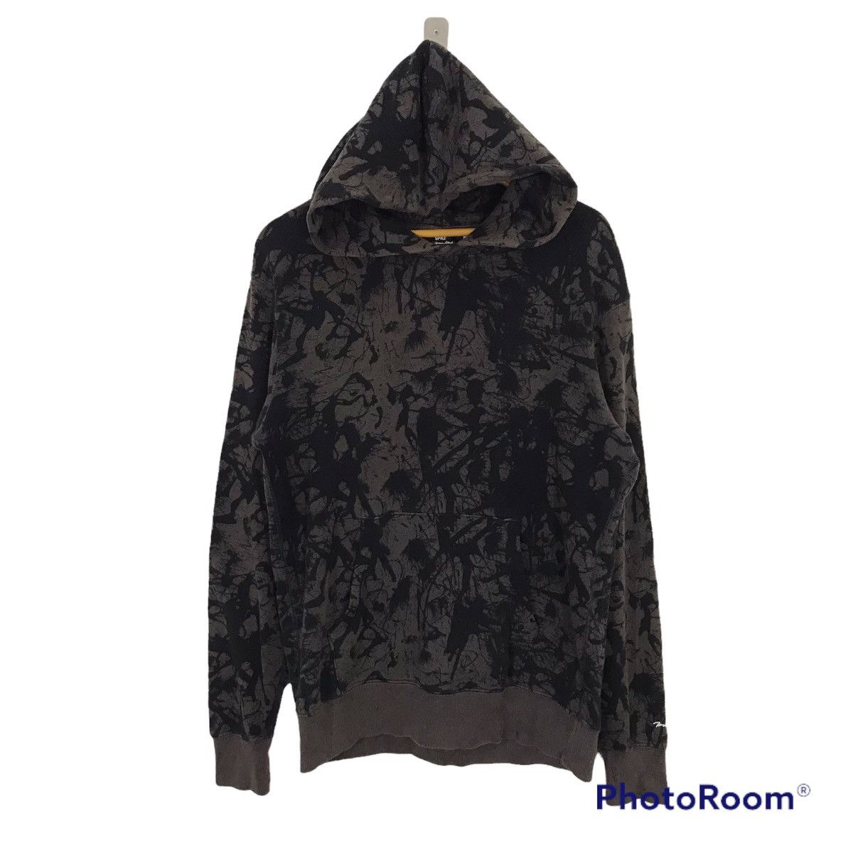 Uniqlo x The Museum of Modern art hoodies