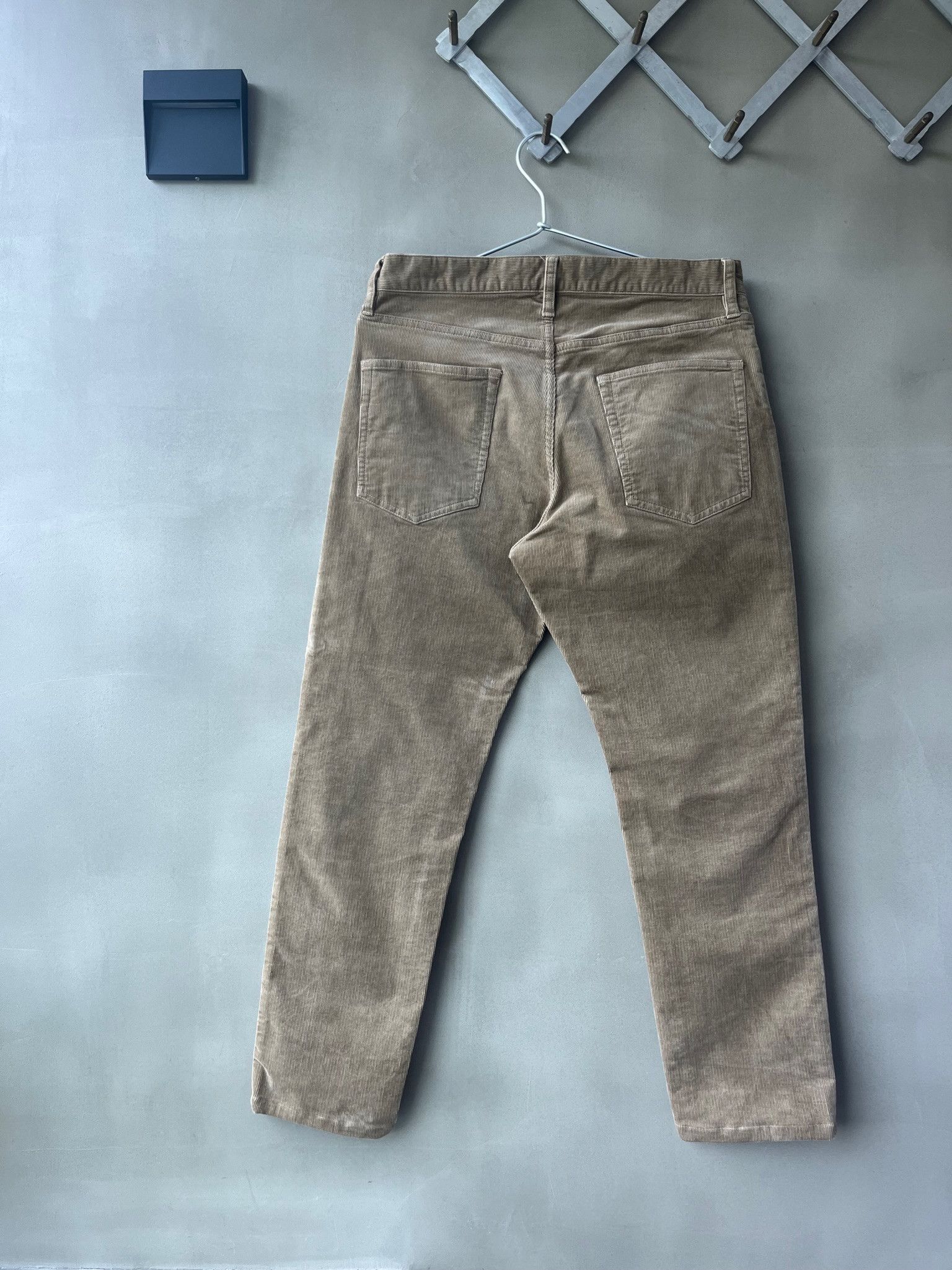 Japanese Brand GU Japan Men Preppy Ivy League 5 Pockets Corduroy Pants Size US 30 / EU 46 - 1 Thumbnail