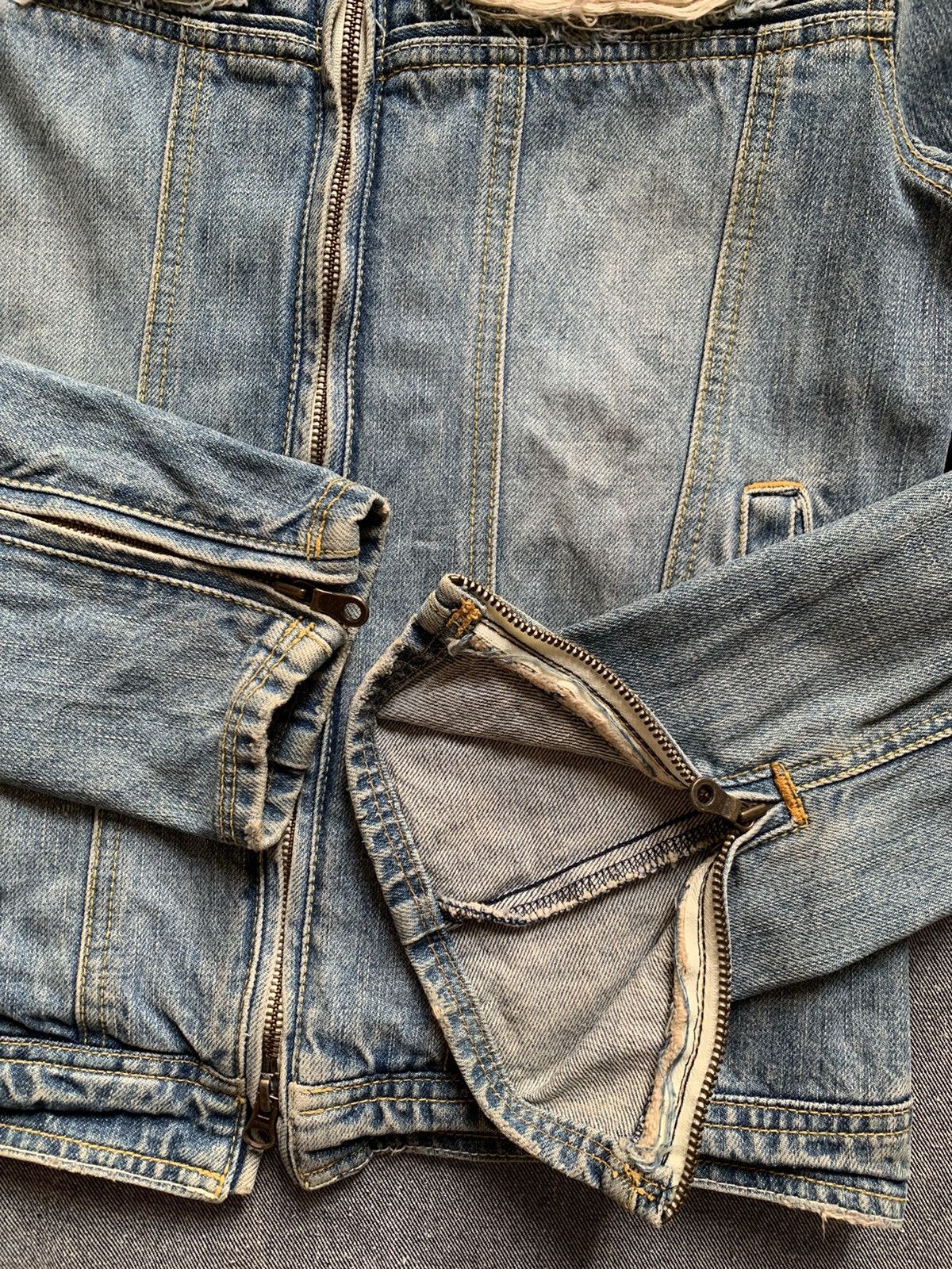 Iroquois Japan Rare Iroquois Ripped Denim Jacket Size US M / EU 48-50 / 2 - 9 Thumbnail