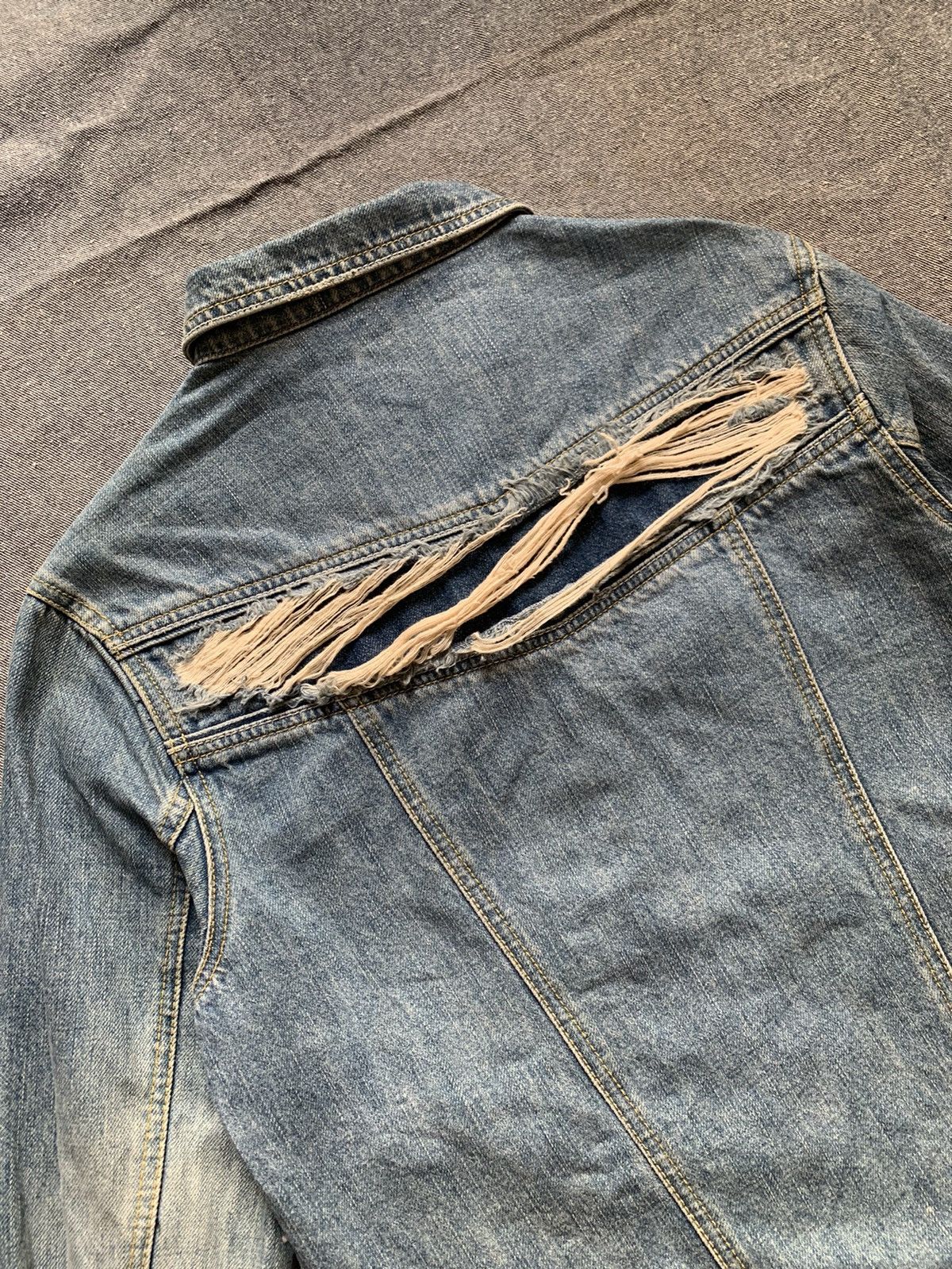Iroquois Japan Rare Iroquois Ripped Denim Jacket Size US M / EU 48-50 / 2 - 8 Thumbnail