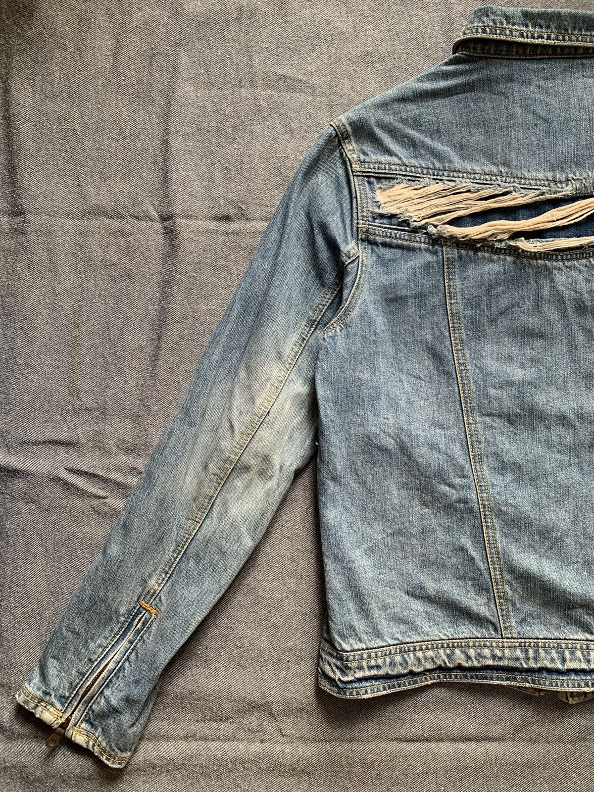 Iroquois Japan Rare Iroquois Ripped Denim Jacket Size US M / EU 48-50 / 2 - 5 Thumbnail