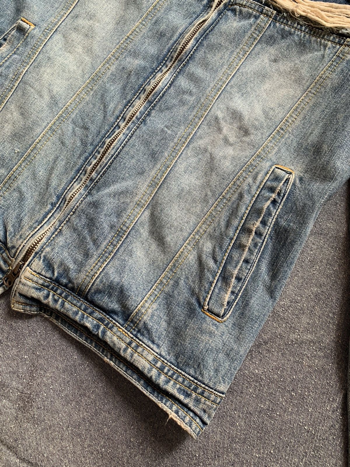 Iroquois Japan Rare Iroquois Ripped Denim Jacket Size US M / EU 48-50 / 2 - 10 Thumbnail
