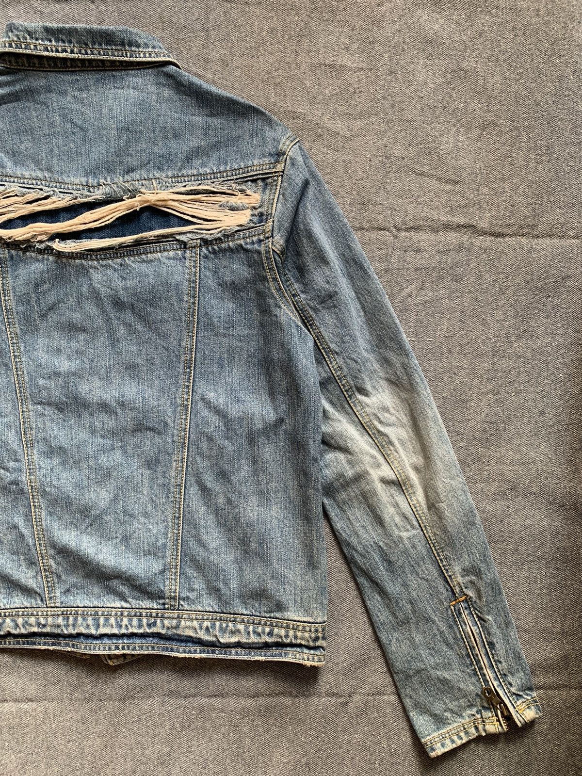 Iroquois Japan Rare Iroquois Ripped Denim Jacket Size US M / EU 48-50 / 2 - 6 Thumbnail