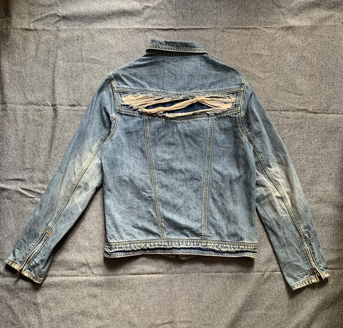 Iroquois Japan Rare Iroquois Ripped Denim Jacket Size US M / EU 48-50 / 2 - 4 Thumbnail