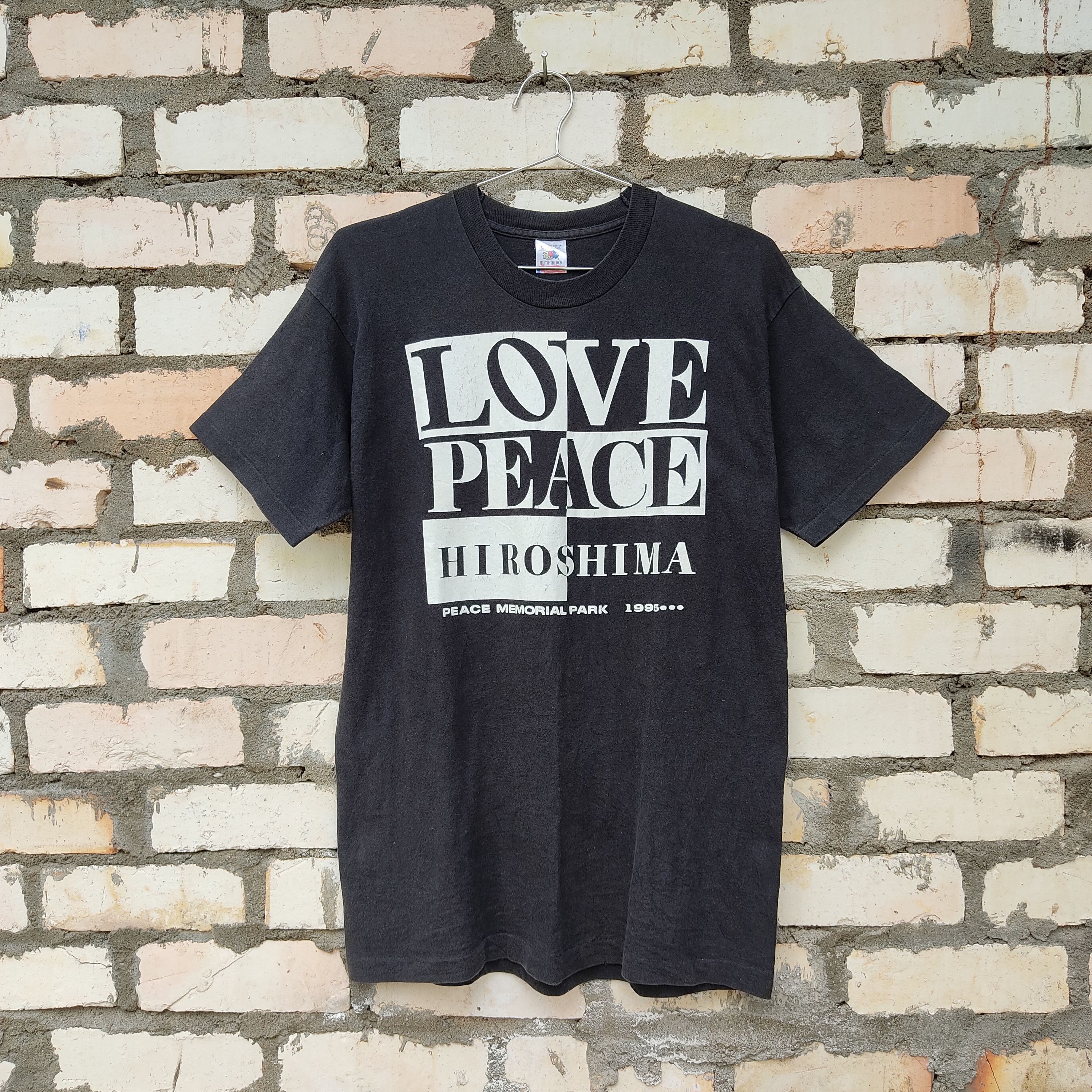 Fruit Of The Loom × Vintage Vintage Love Peace Hiroshima Memorial Park 1995 Size US M / EU 48-50 / 2 - 1 Thumbnail
