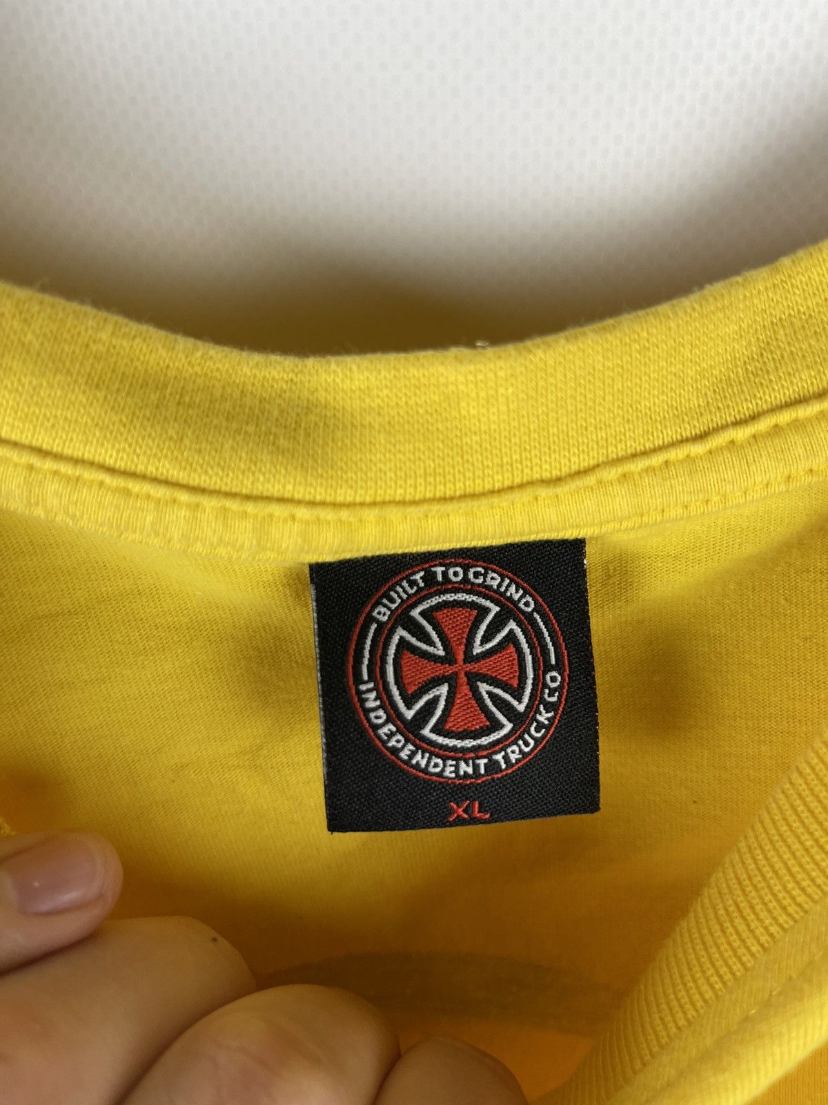 Independent Truck Co. Independent truck co big logo embroidered yellow sweatshirt Size US XL / EU 56 / 4 - 5 Thumbnail