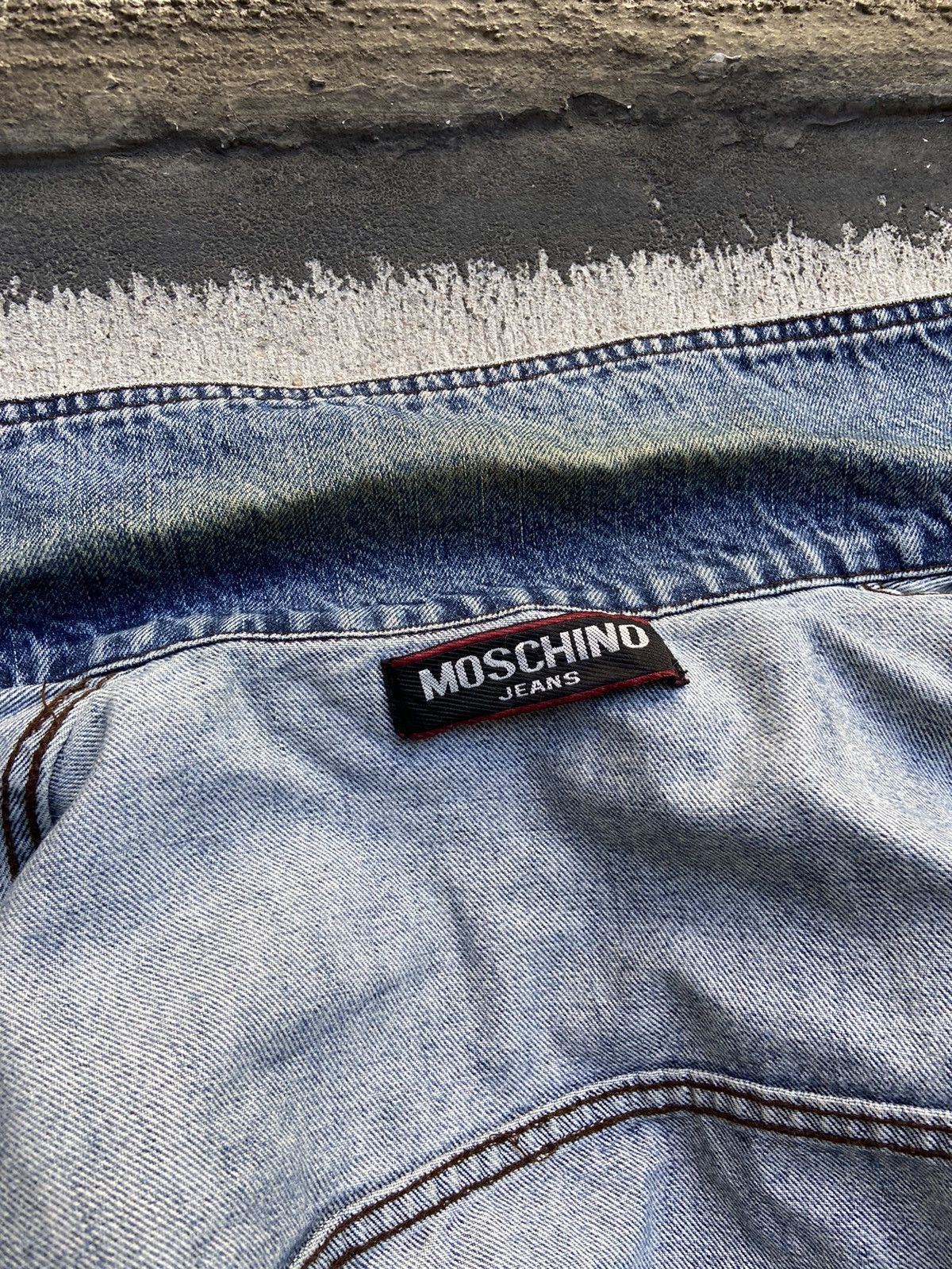 Moschino × Vintage Vintage Moschino Jeans Blue Denim Jean Jacket Trucker Medium Size US M / EU 48-50 / 2 - 4 Thumbnail