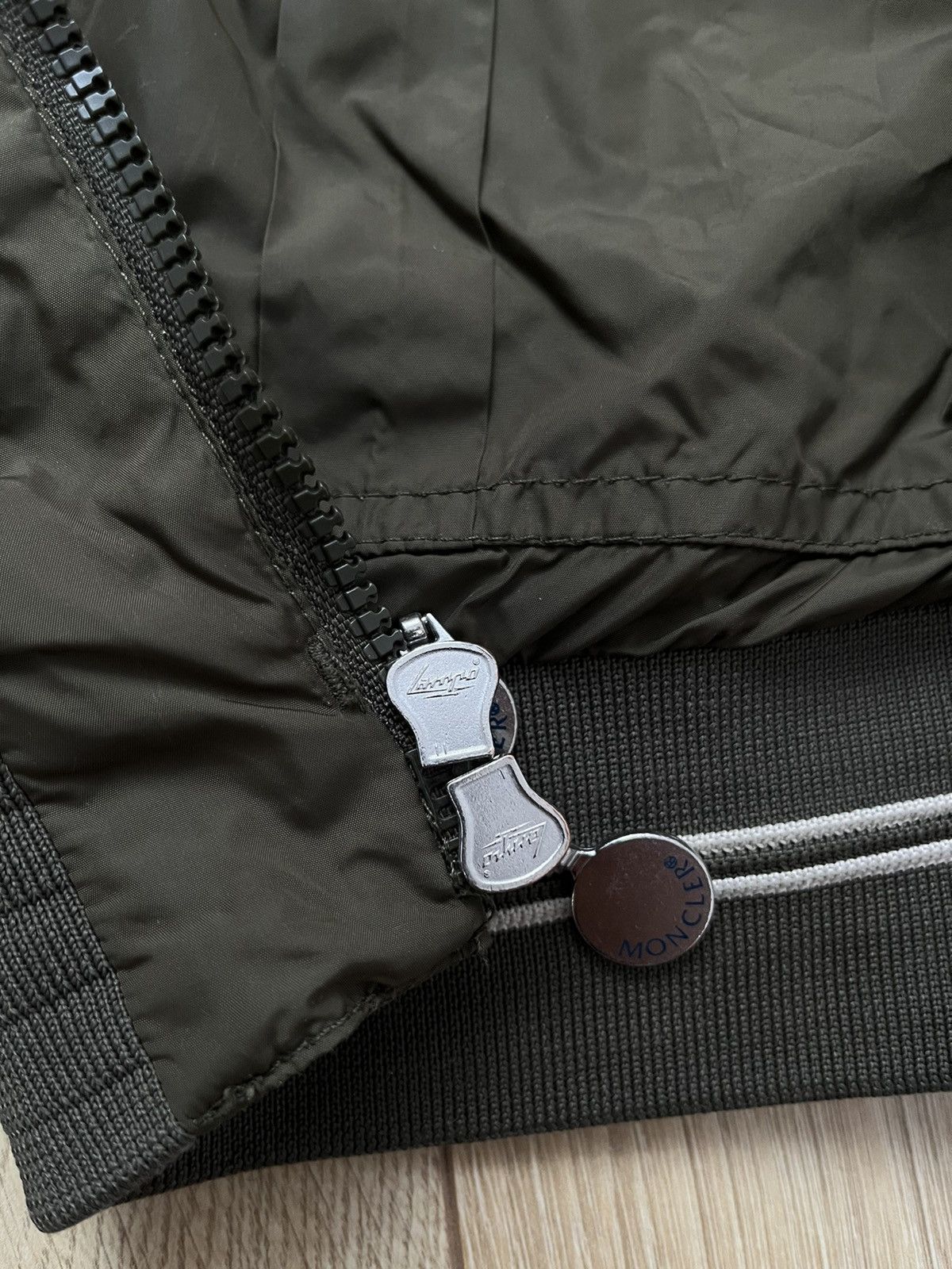Moncler Moncler DELONIX GIUBBOTTO jacket Olive Green Size (6) XL Size US XL / EU 56 / 4 - 12 Thumbnail