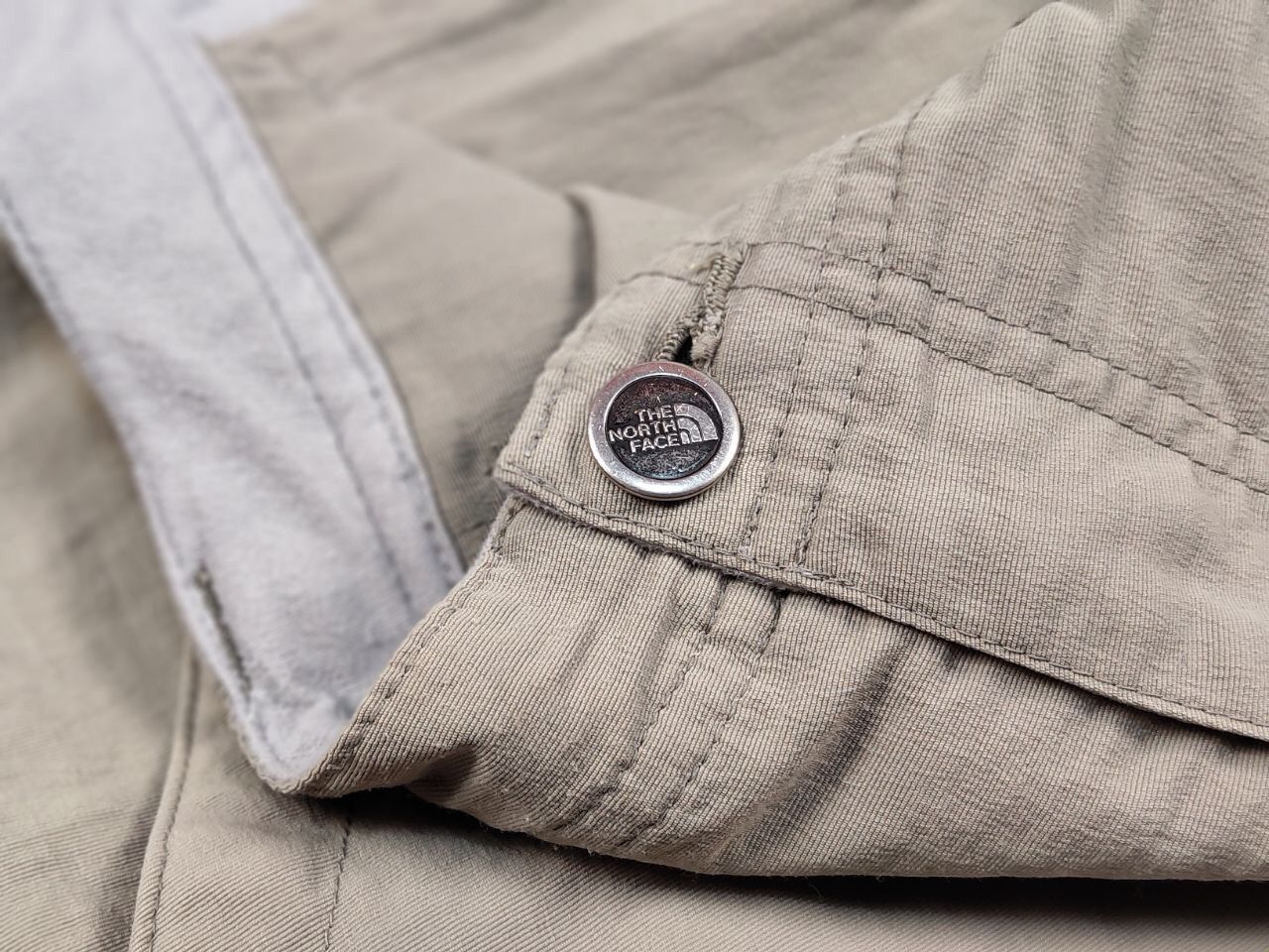 The North Face Vintage 90's The North Face Nylon Cargo Casual Shorts Size US 34 / EU 50 - 14 Thumbnail