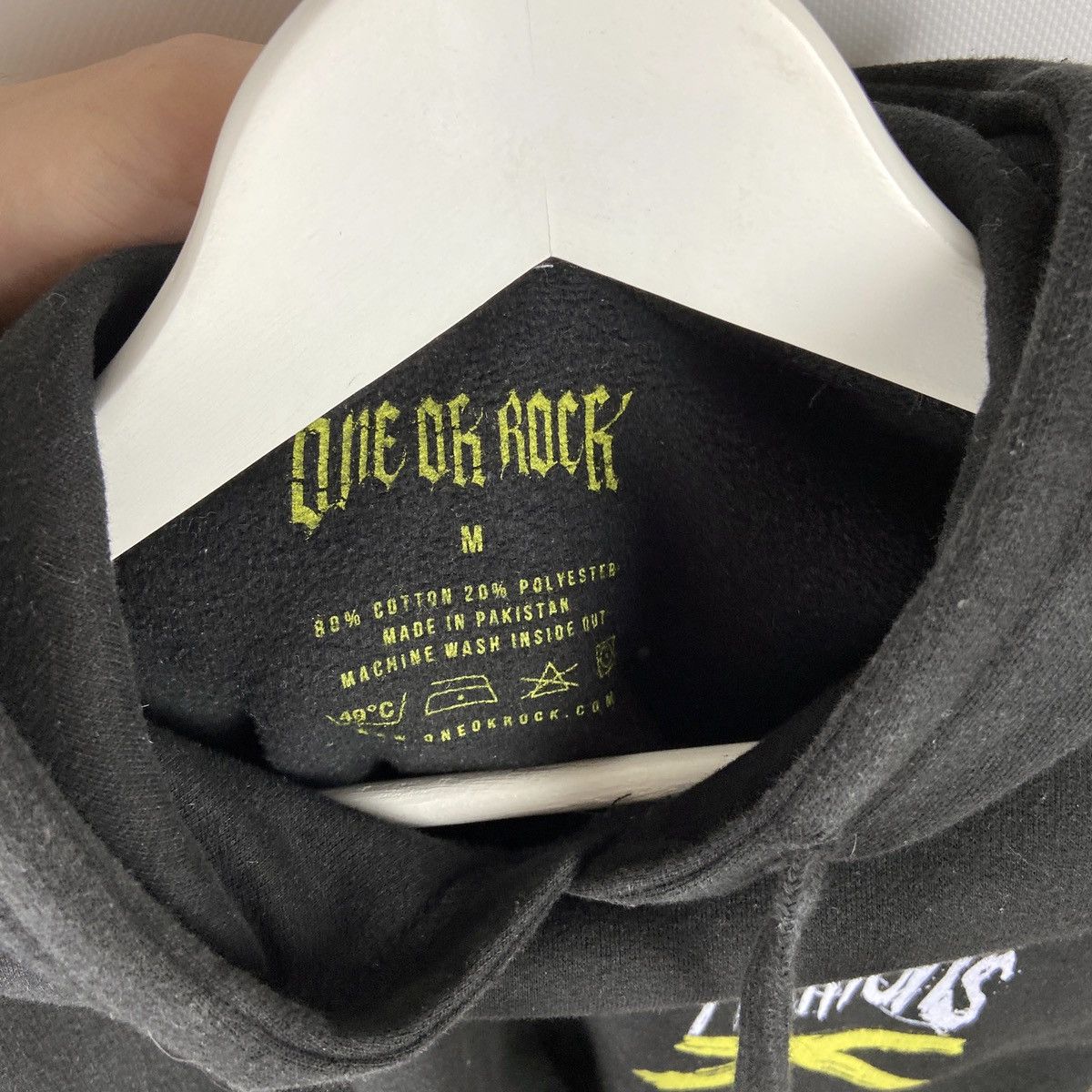 Band Tees 2017 One ok rock Ambitions Japanese Rock band hoodie size M Size US M / EU 48-50 / 2 - 6 Thumbnail