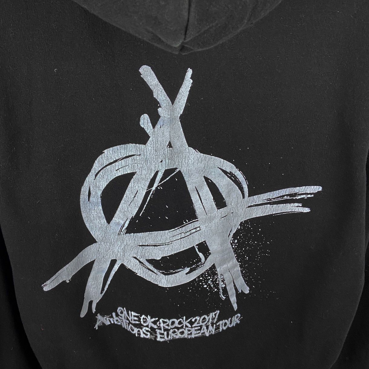 Band Tees 2017 One ok rock Ambitions Japanese Rock band hoodie size M Size US M / EU 48-50 / 2 - 5 Thumbnail