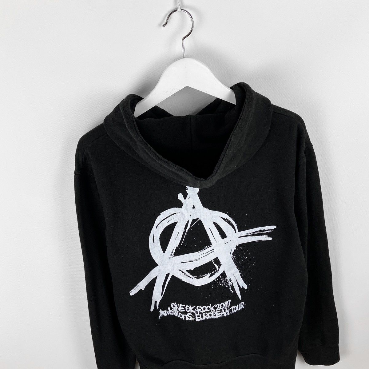 Band Tees 2017 One ok rock Ambitions Japanese Rock band hoodie size M Size US M / EU 48-50 / 2 - 3 Thumbnail