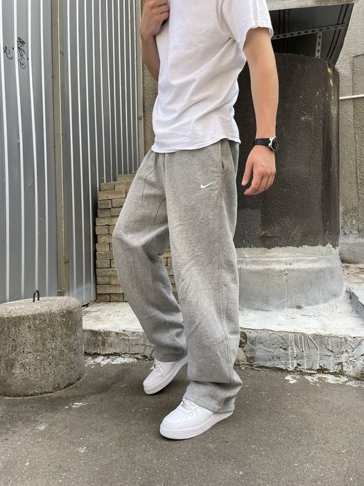 Grey nike hot sale baggy sweatpants