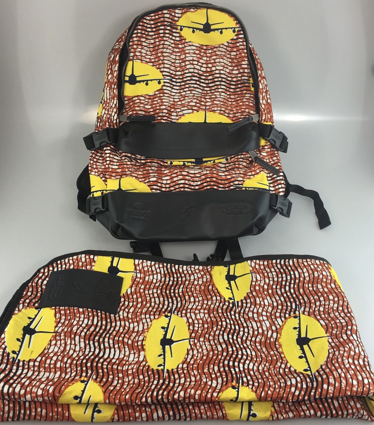 Eastpak eastpak x vlisco harvey bouterse “speed bird”pak'r backpak Size ONE SIZE - 2 Thumbnail