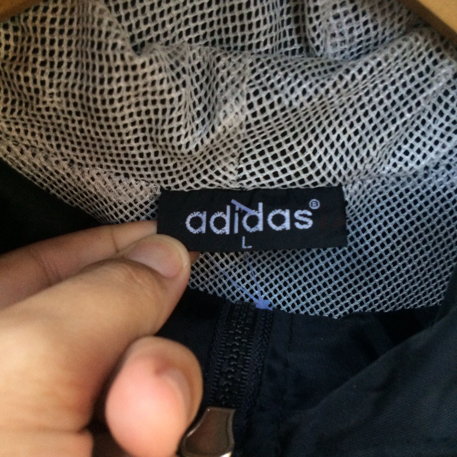 Adidas Vintage 90s Adidas Big Logo Embroidered Windbreaker Jacket Size US L / EU 52-54 / 3 - 3 Thumbnail