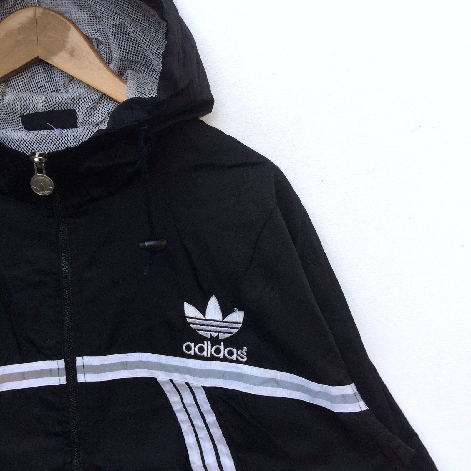 Adidas Vintage 90s Adidas Big Logo Embroidered Windbreaker Jacket Size US L / EU 52-54 / 3 - 2 Thumbnail