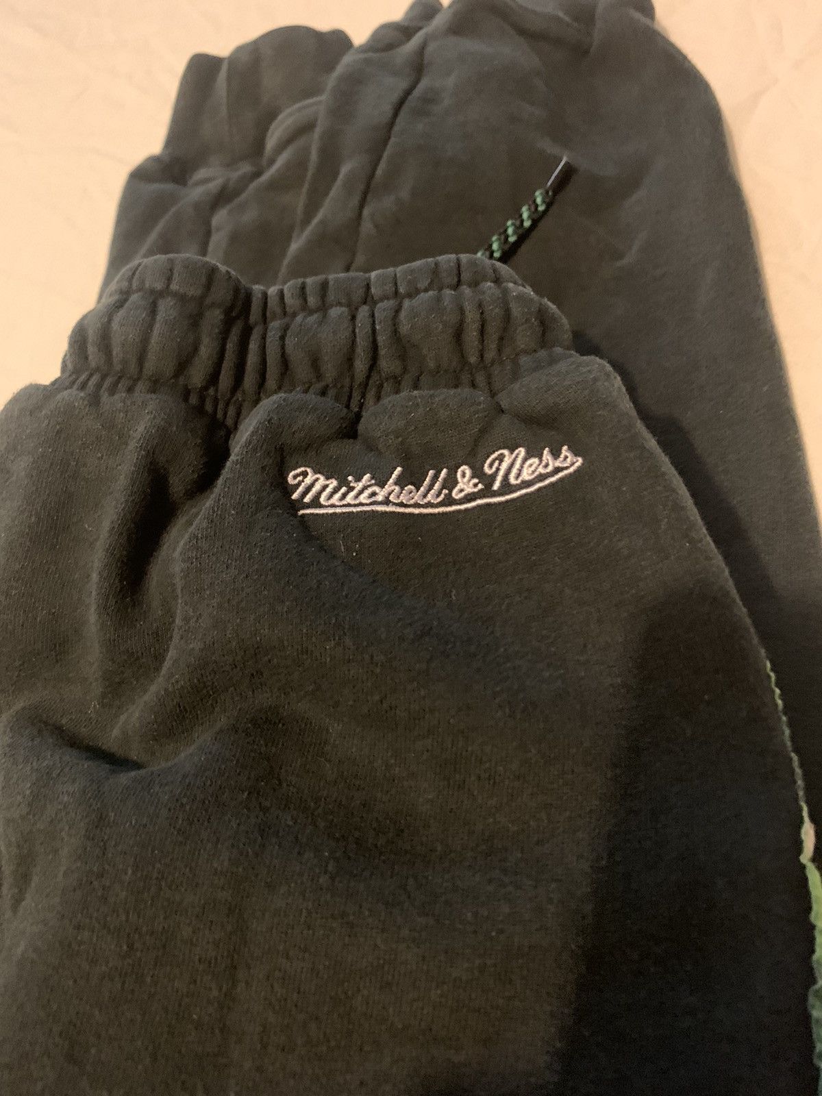 Mitchell & Ness × NBA × Vintage Hard to find Mitchell and Ness Milwaukee Bucks Sweatpants Size US 32 / EU 48 - 6 Thumbnail