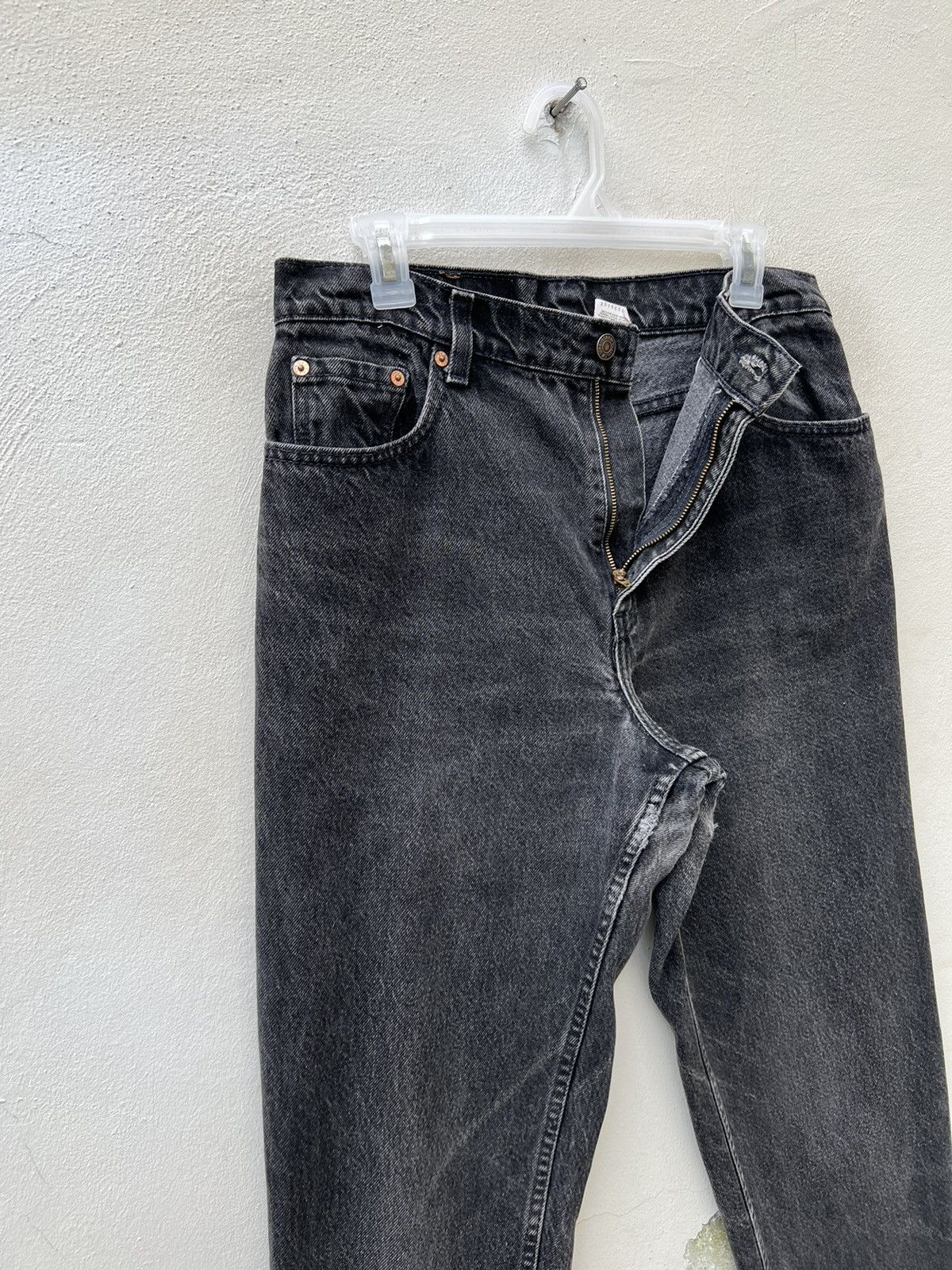 Levi's 1994 Levi’s 551 Relax Fit Tapered Leg Fade Black Denim Jeans Size US 32 / EU 48 - 10 Thumbnail