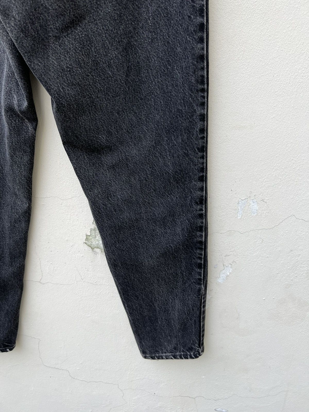 Levi's 1994 Levi’s 551 Relax Fit Tapered Leg Fade Black Denim Jeans Size US 32 / EU 48 - 19 Thumbnail